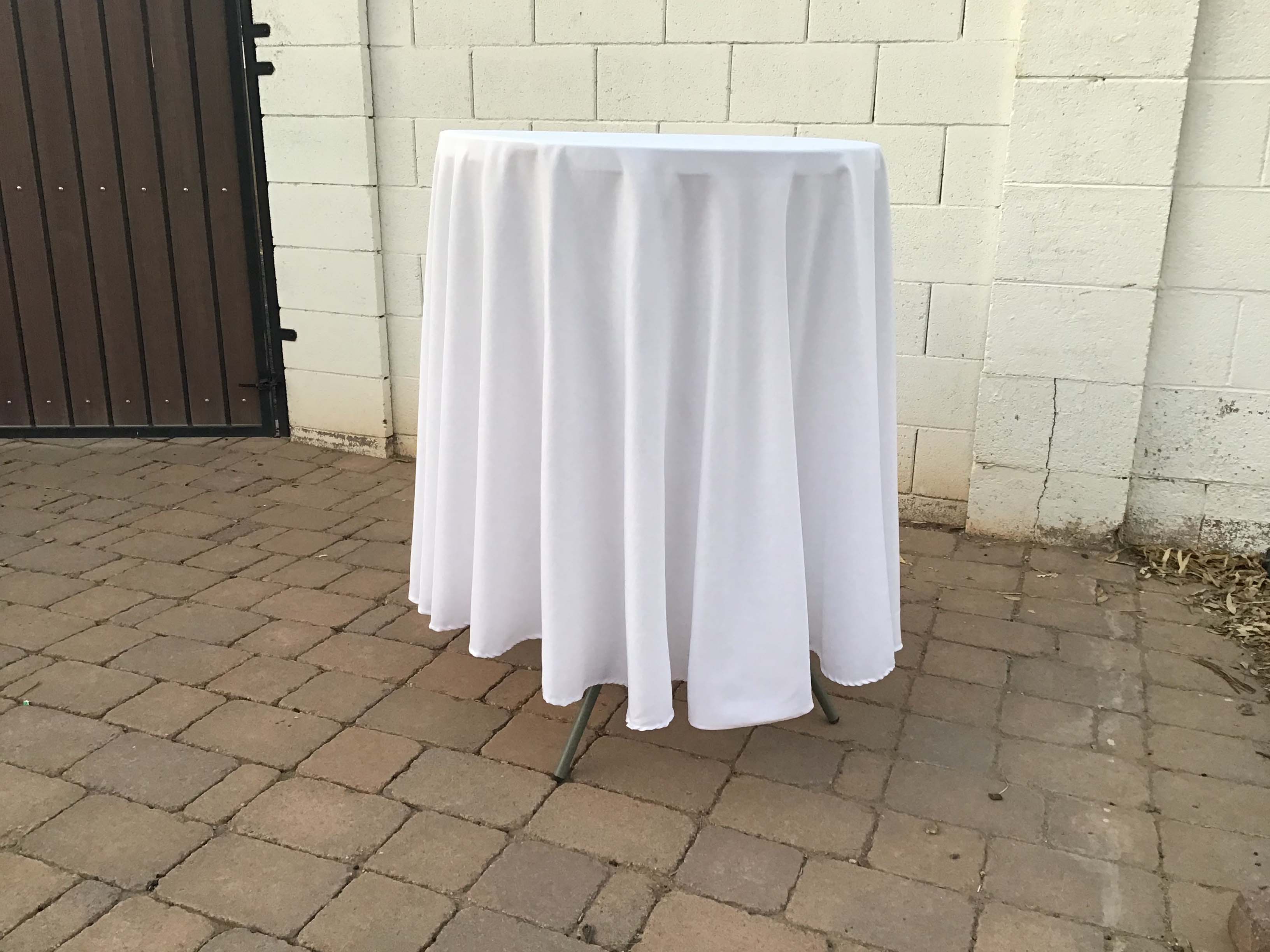 round tablecloths (white) - 108