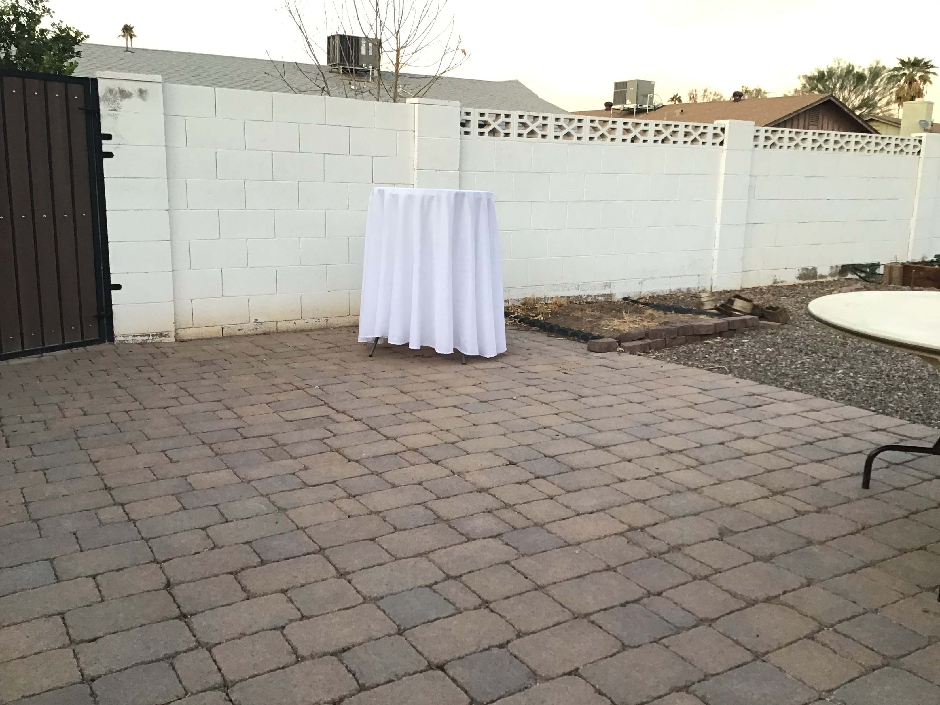 round tablecloths (white) - 108