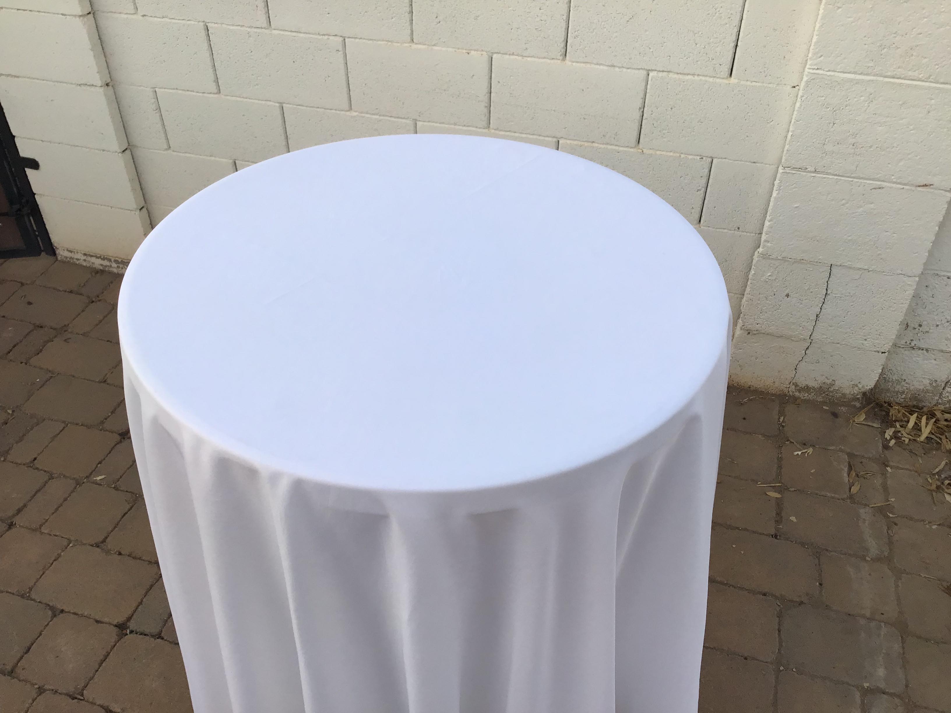 round tablecloths (white) - 108