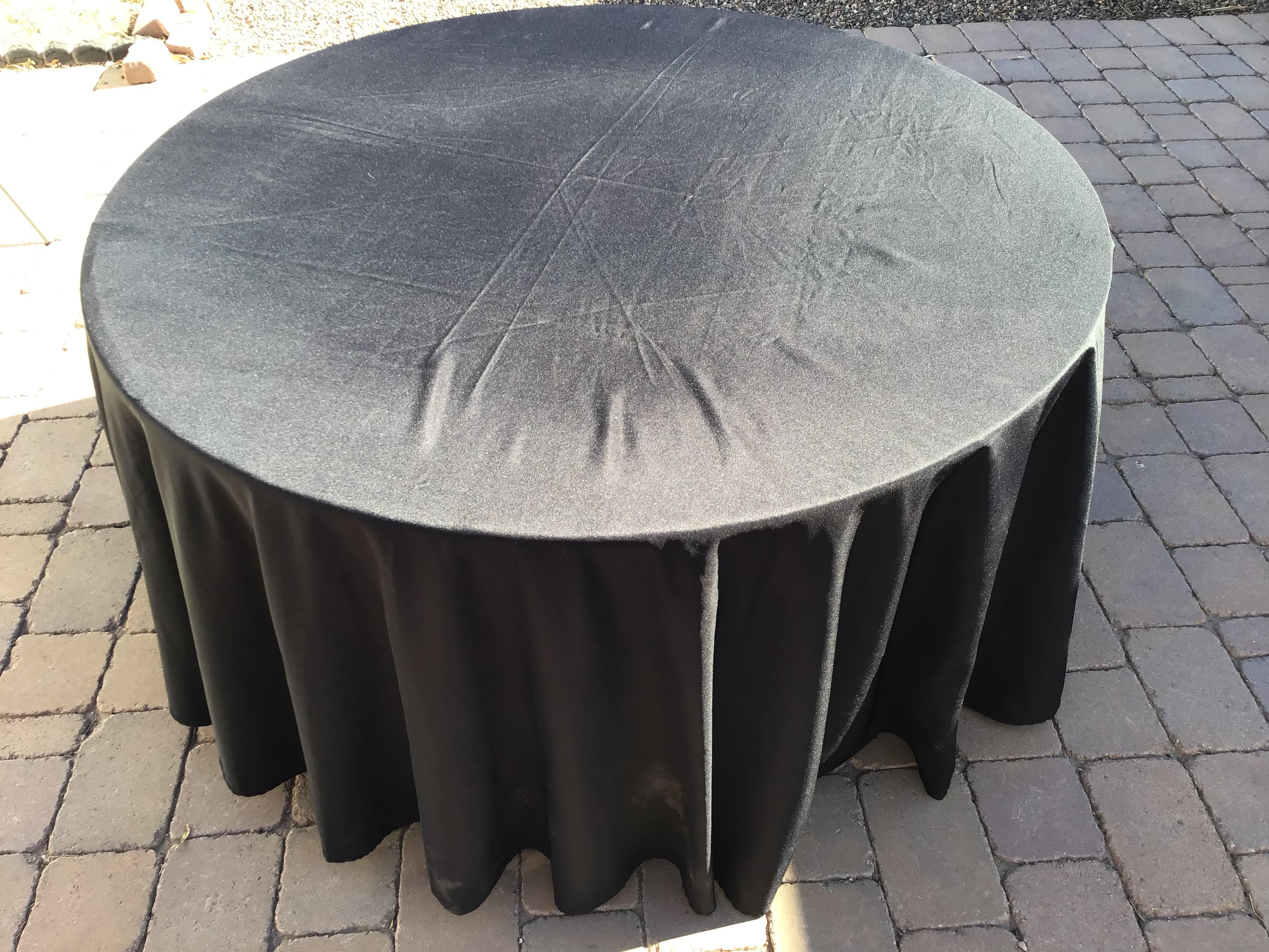 round tablecloths (black) - 120