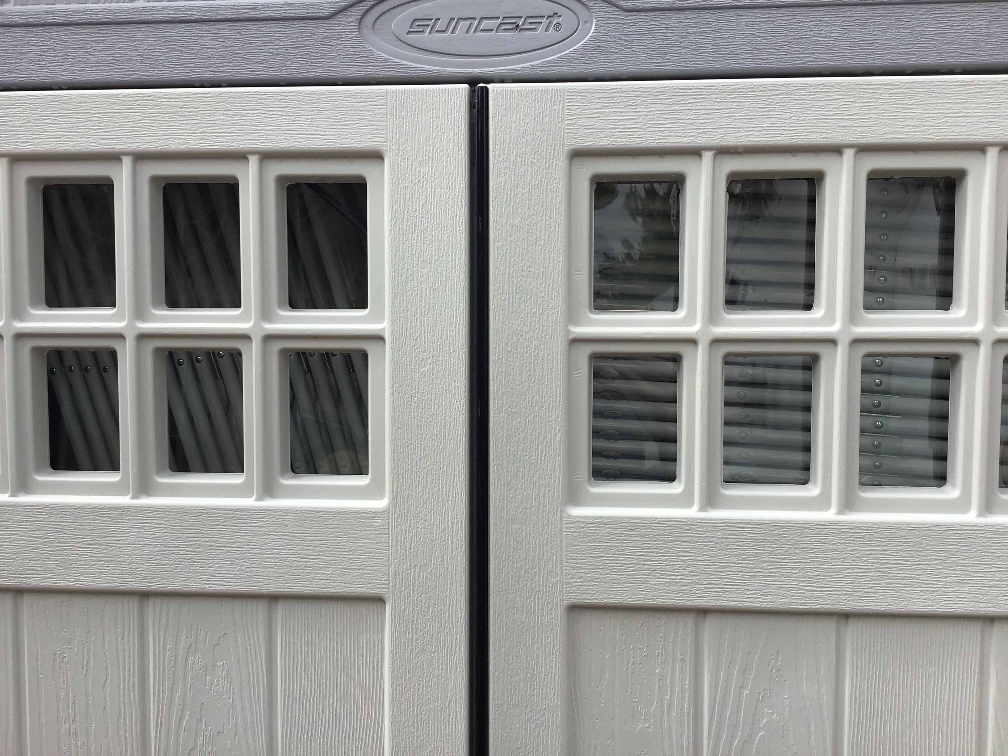 folding chairs (resin w/steel frame, white)