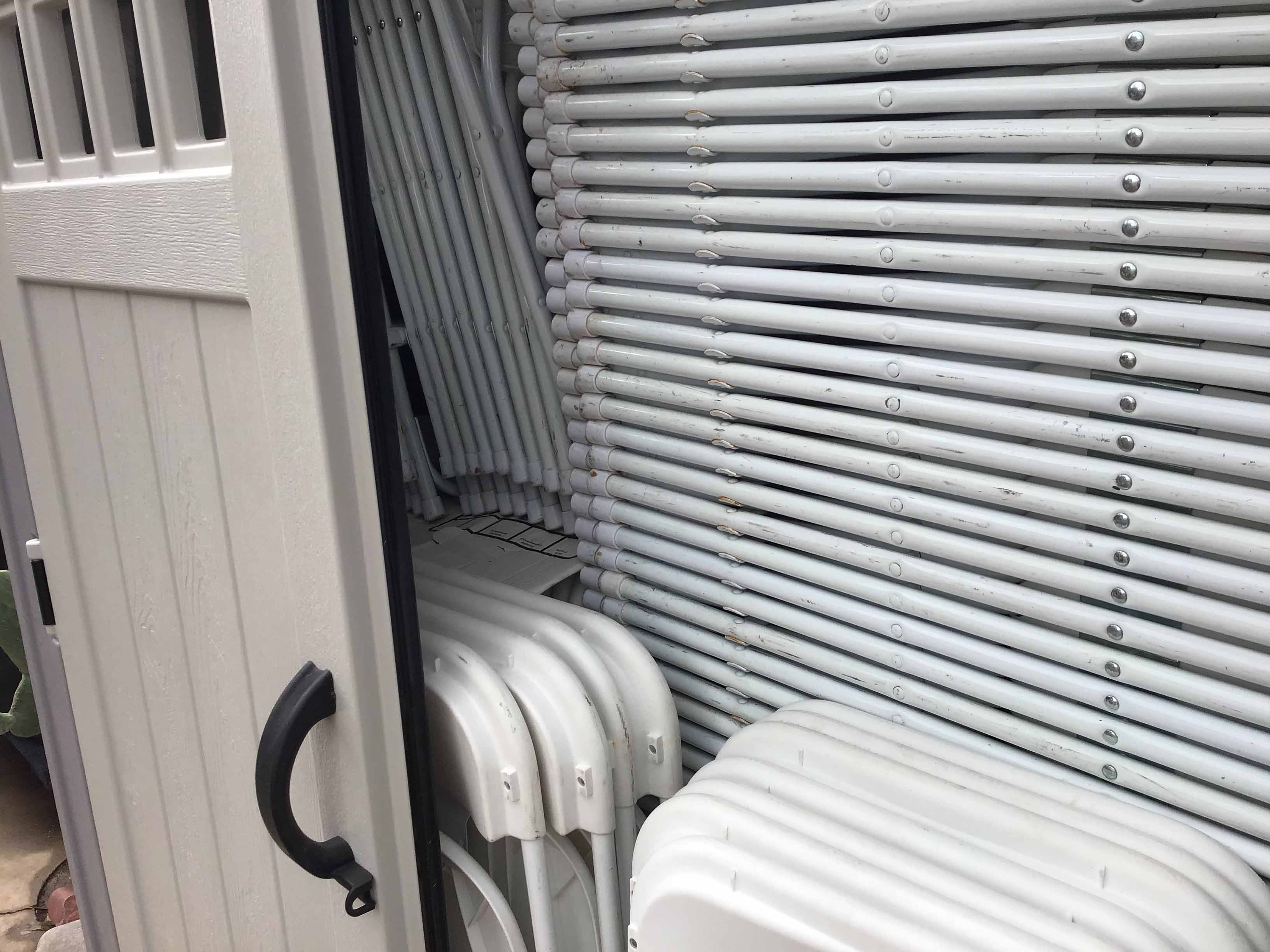 folding chairs (resin w/steel frame, white)