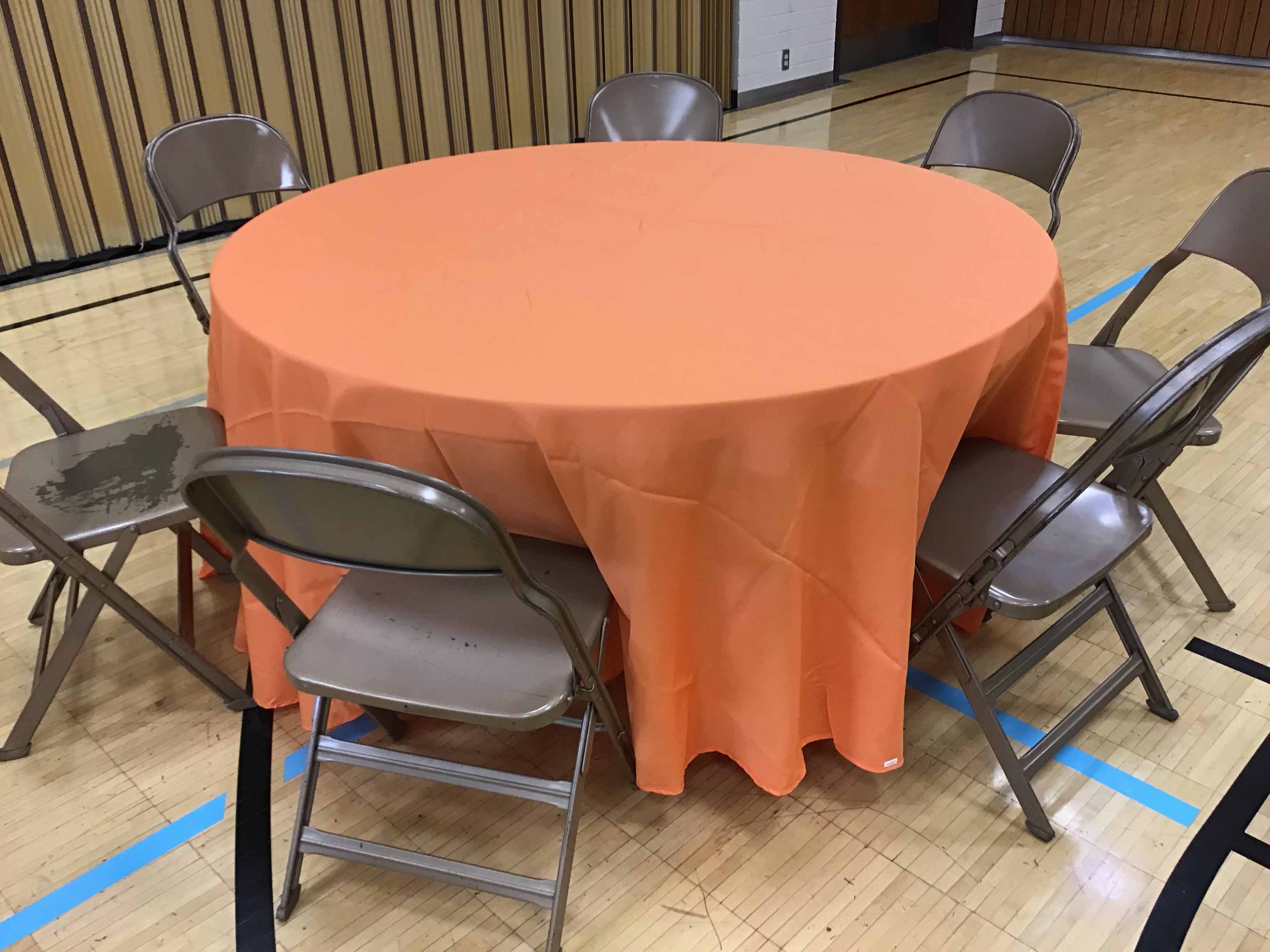 round tablecloths (orange) - 120
