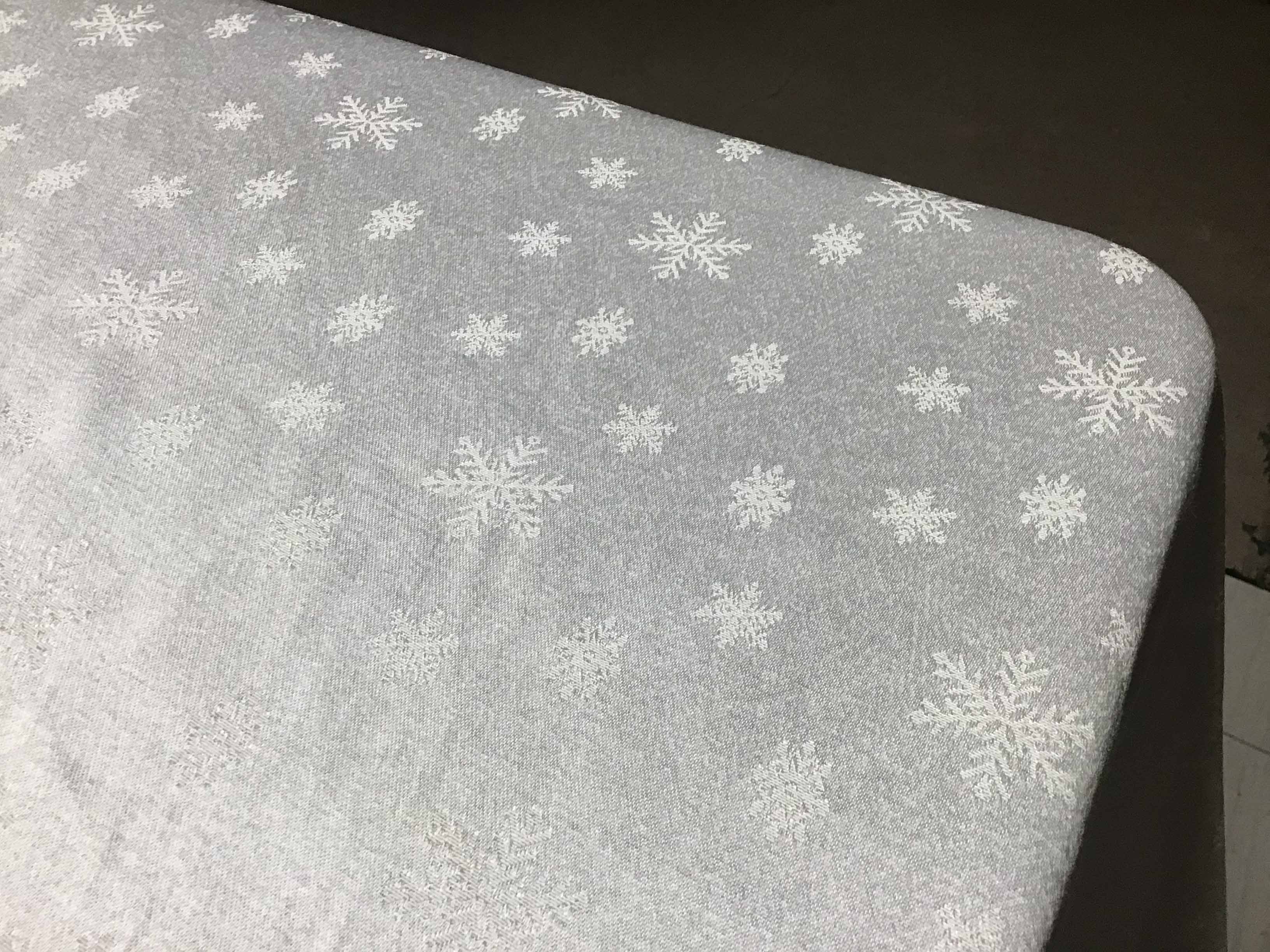 rectangle tablecloths (white; winter/Christmas snowflakes) - 55 x 102