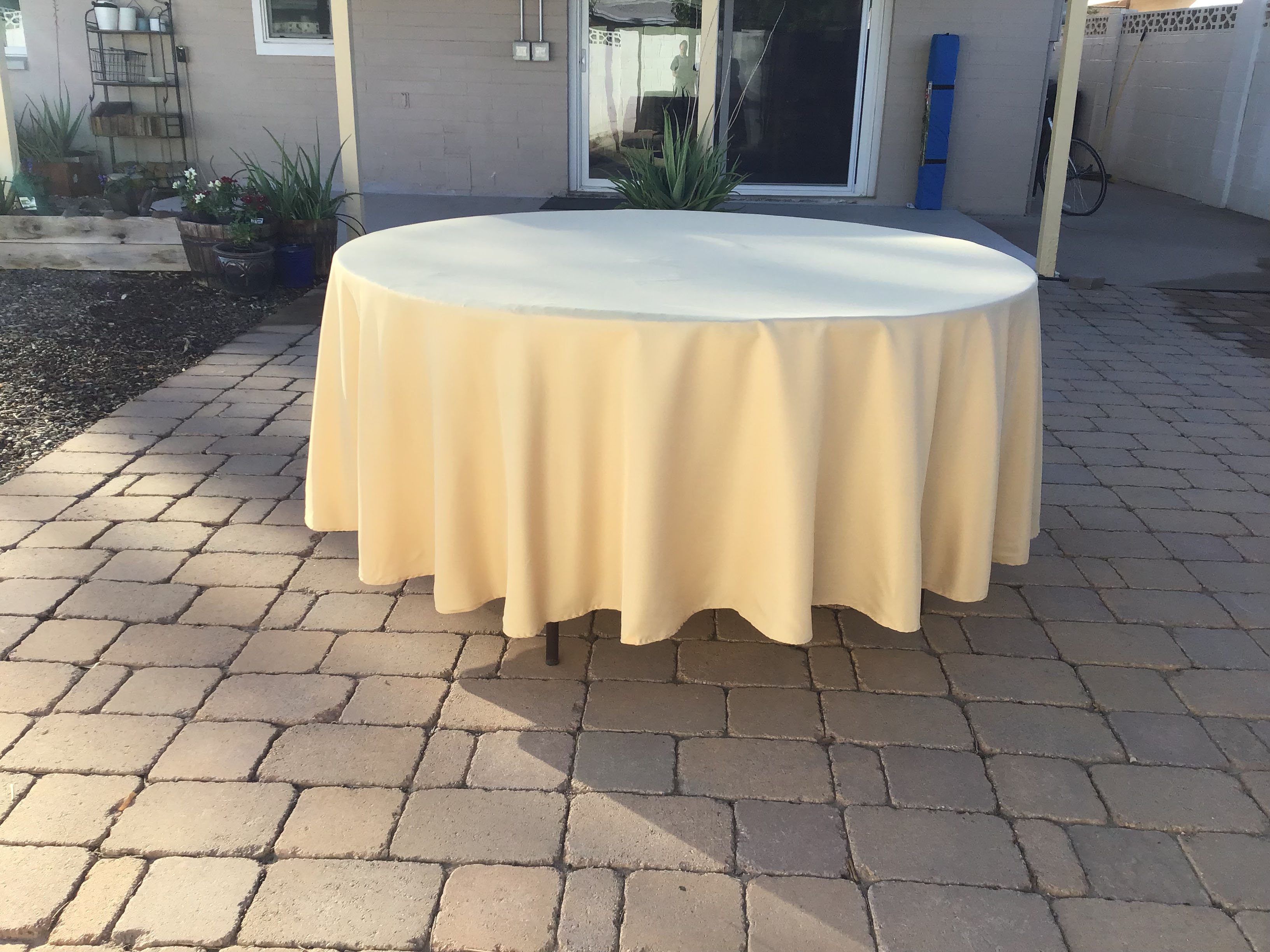 round tablecloths (champagne) - 108