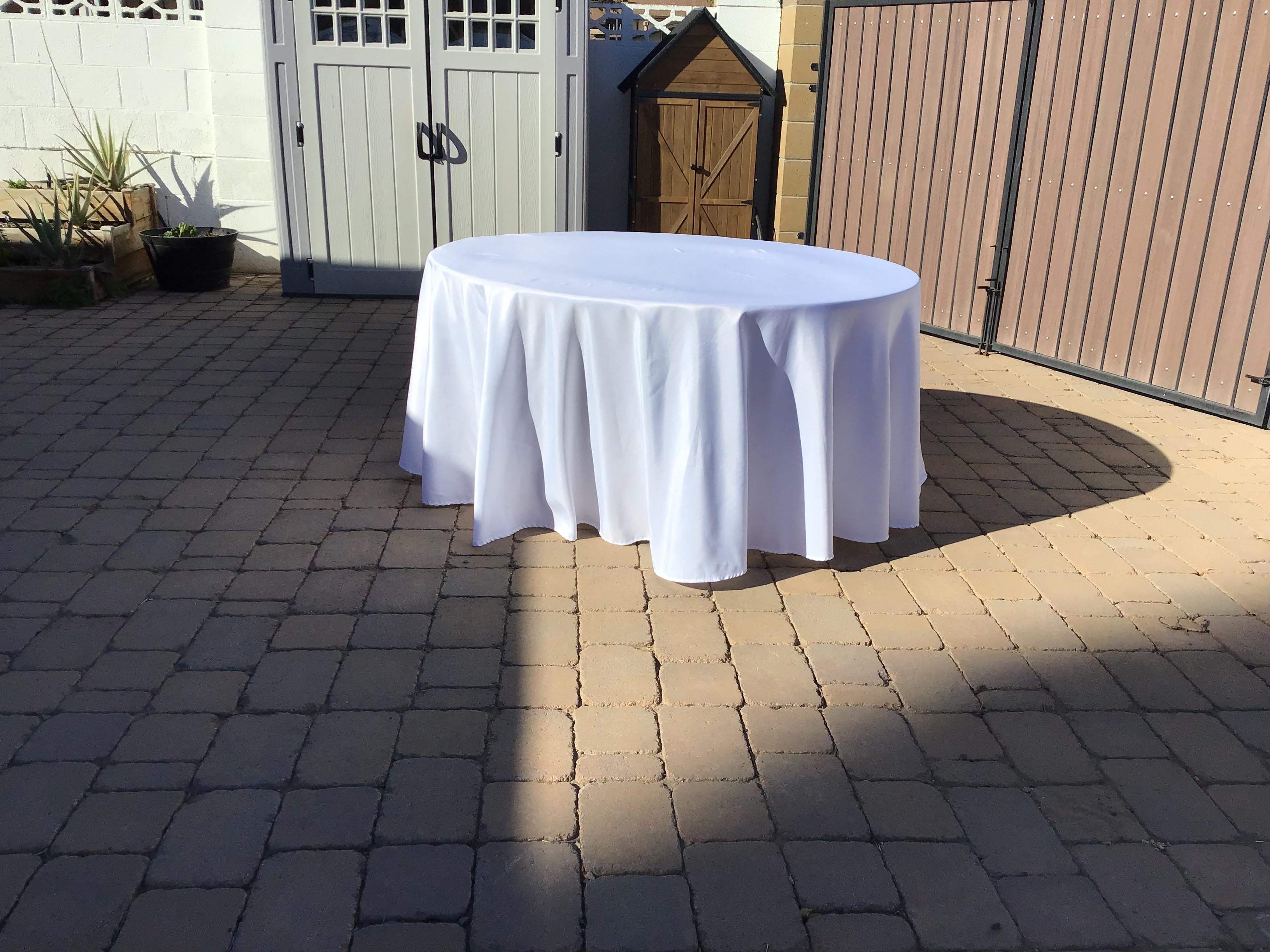 round tablecloths (white) - 120