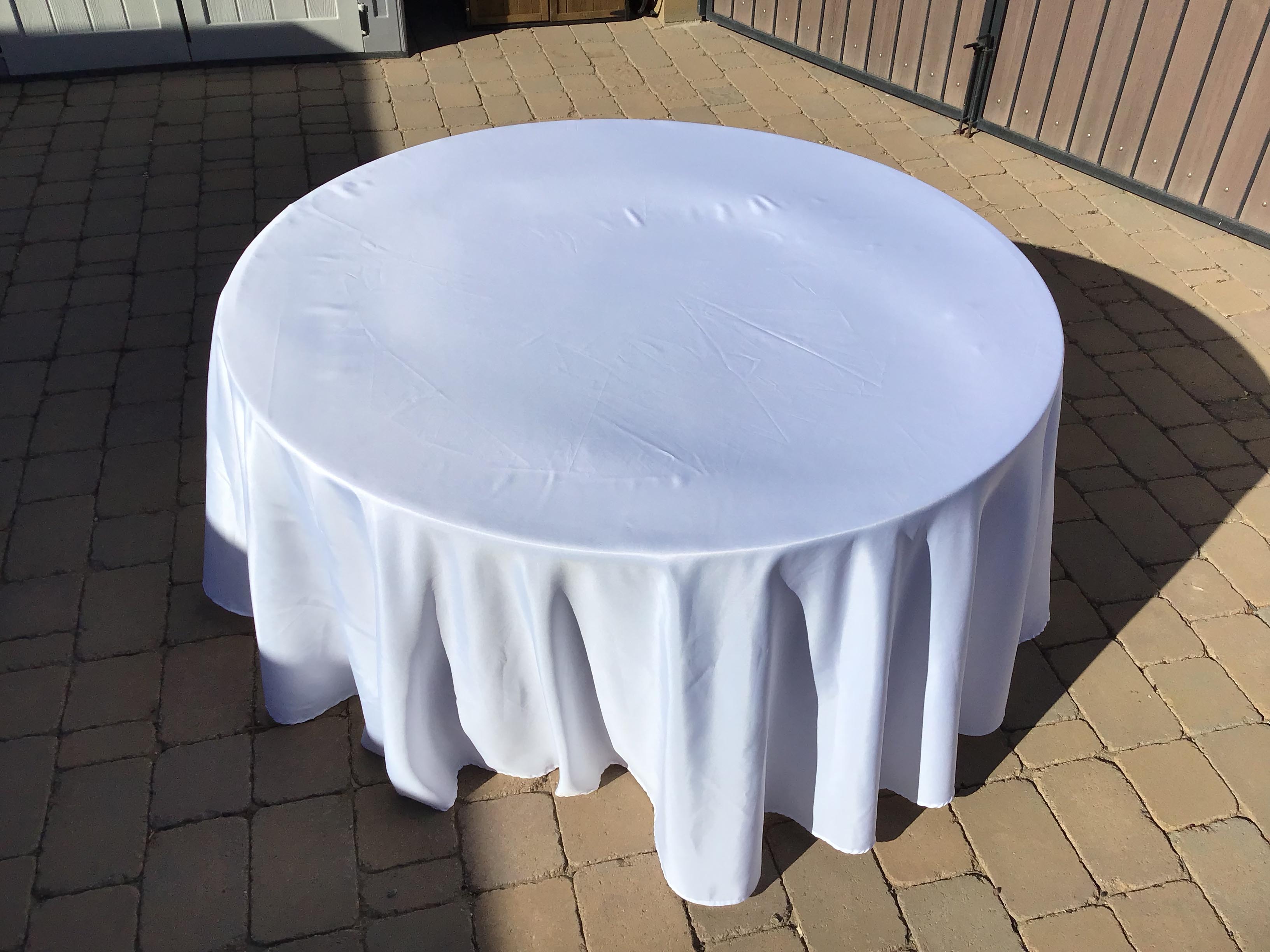 round tablecloths (white) - 120