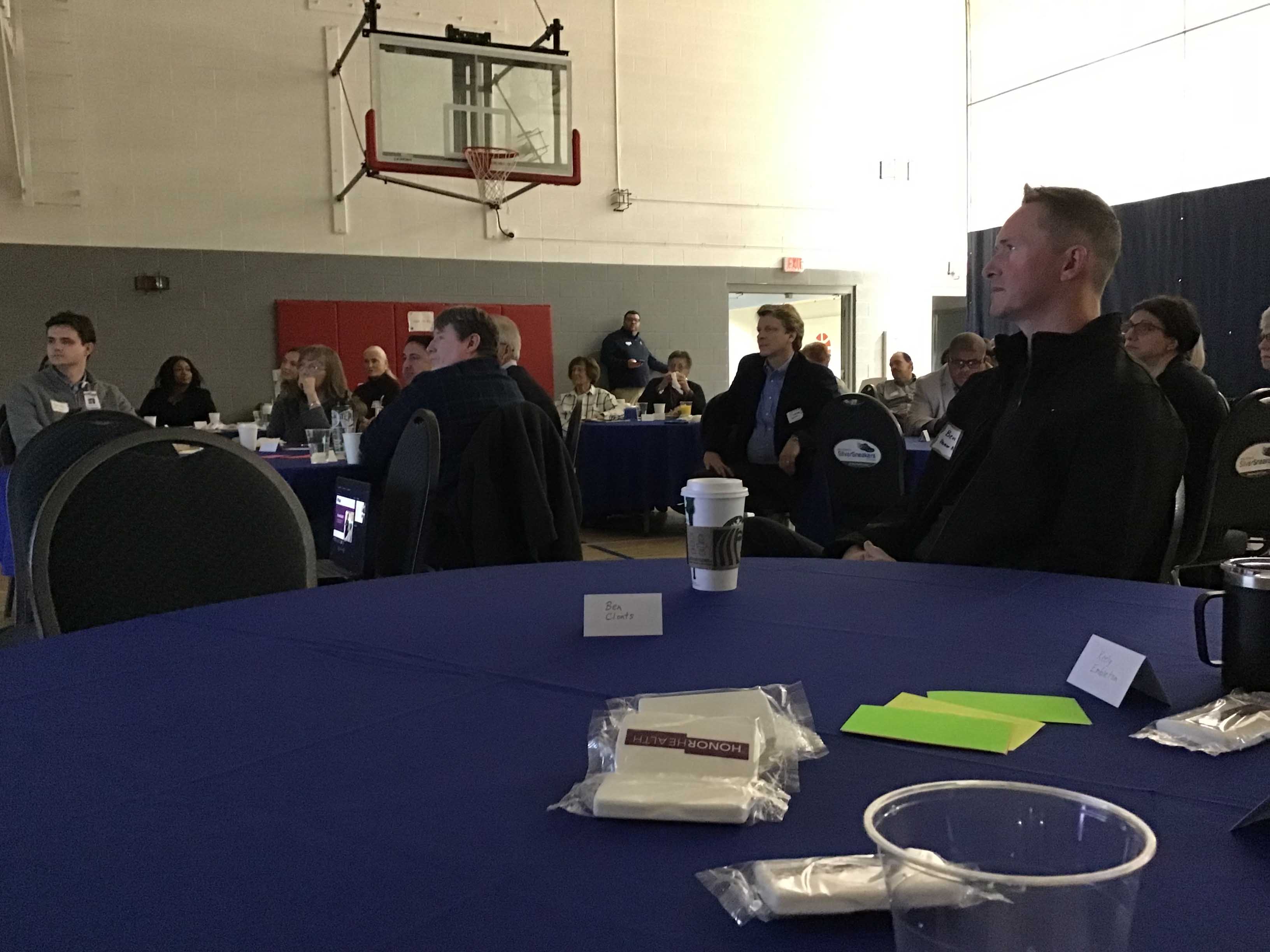 round tablecloths (royal blue) - 108