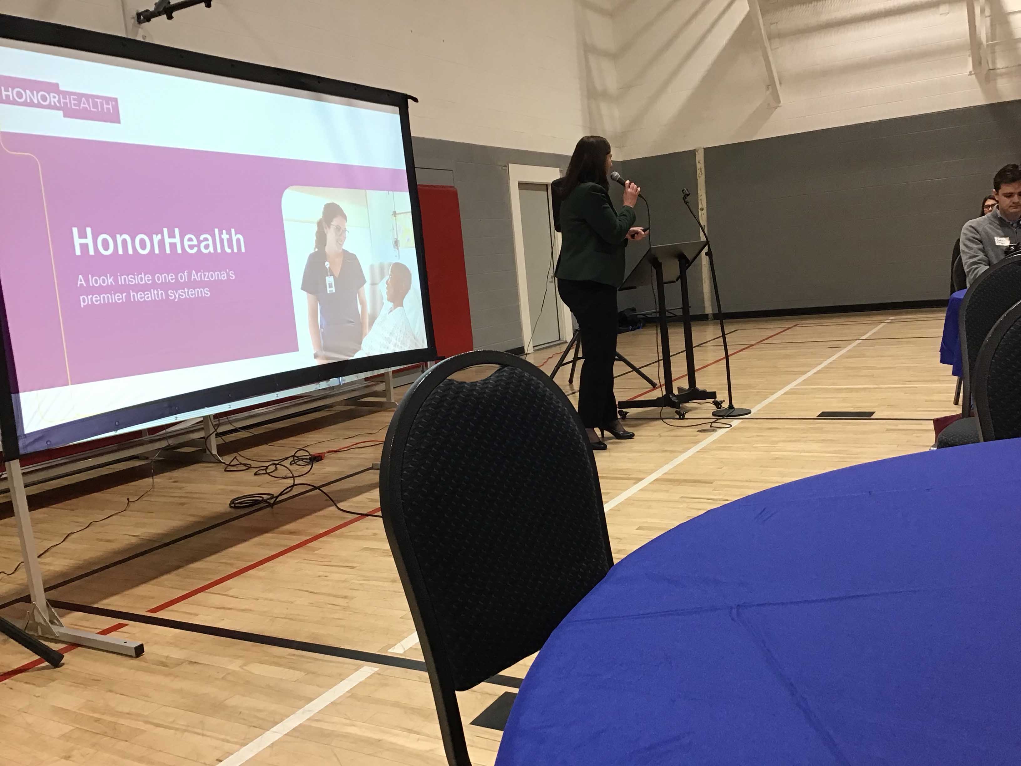 round tablecloths (royal blue) - 108