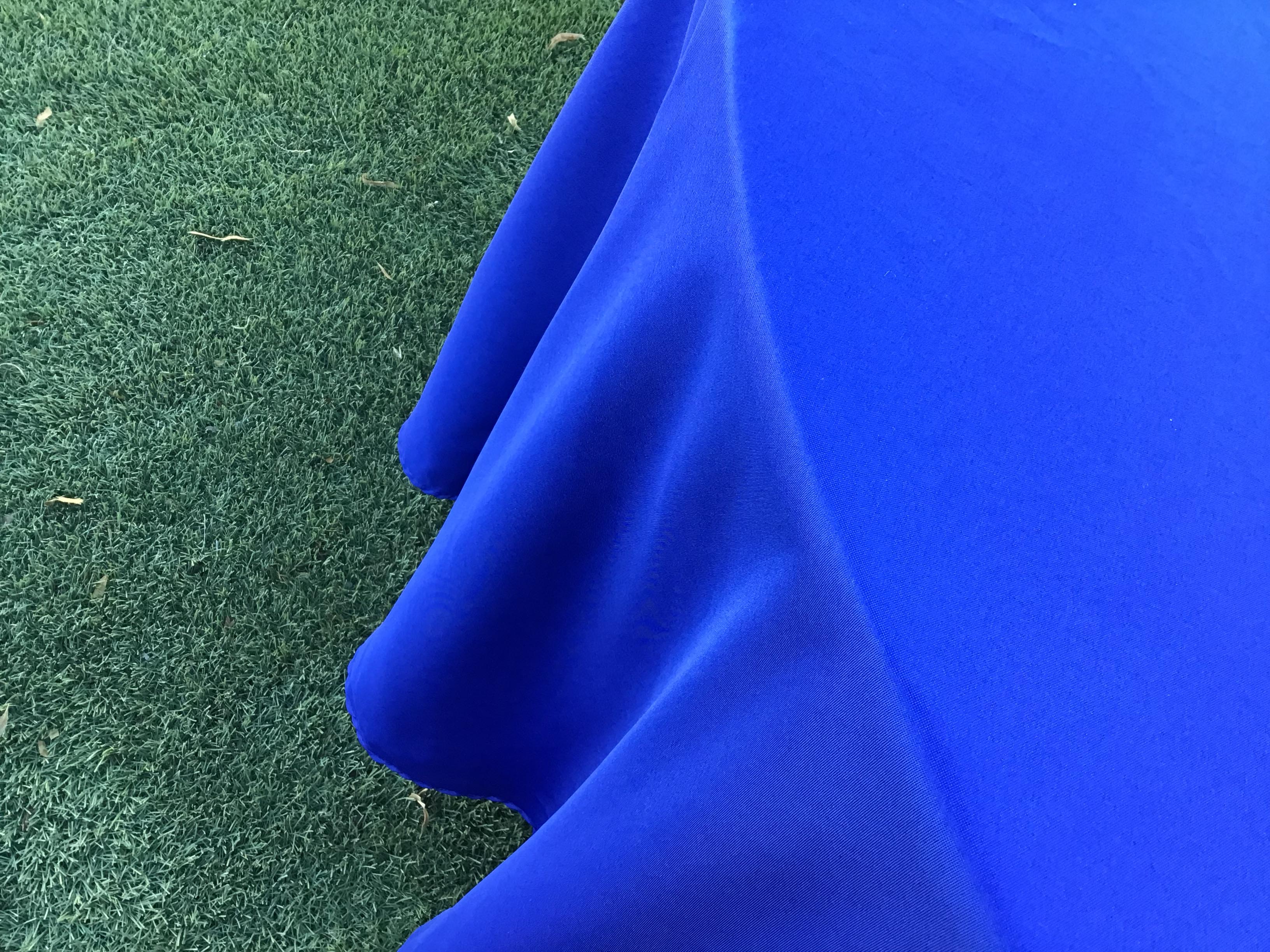 round tablecloths (royal blue) - 108