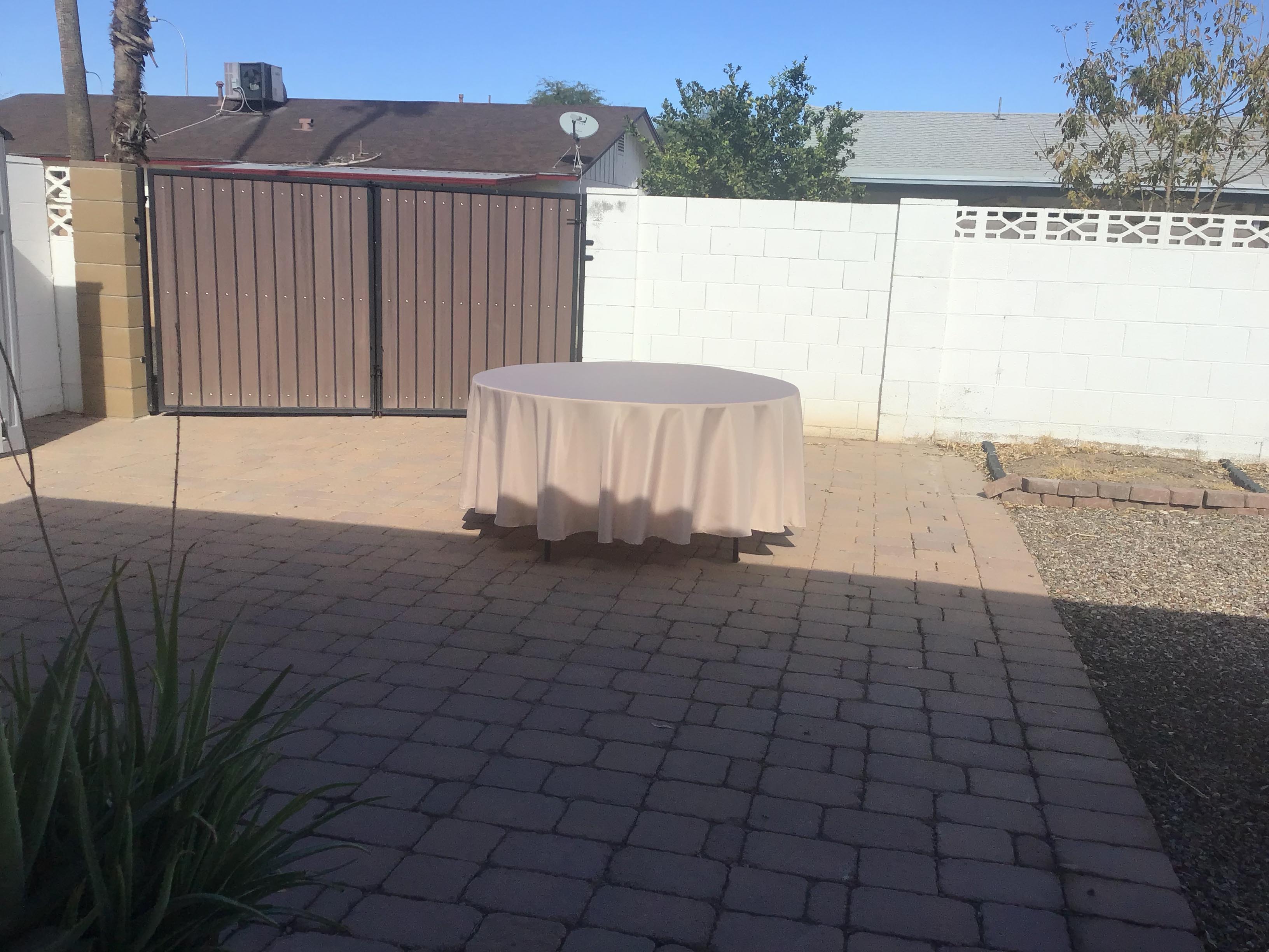 round tablecloths (nude) - 108