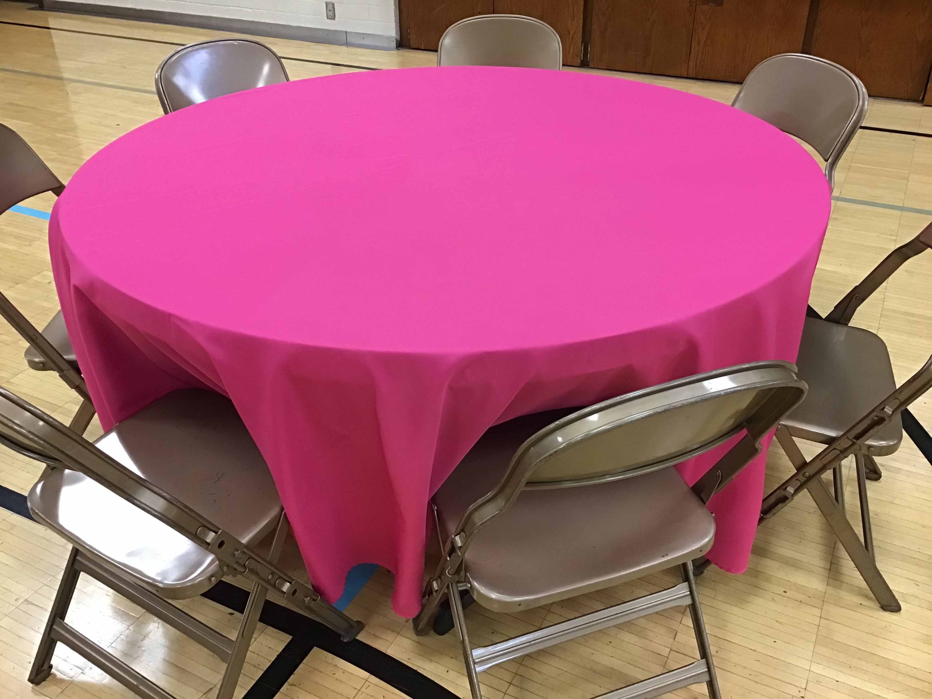round tablecloths (fuchsia) - 108