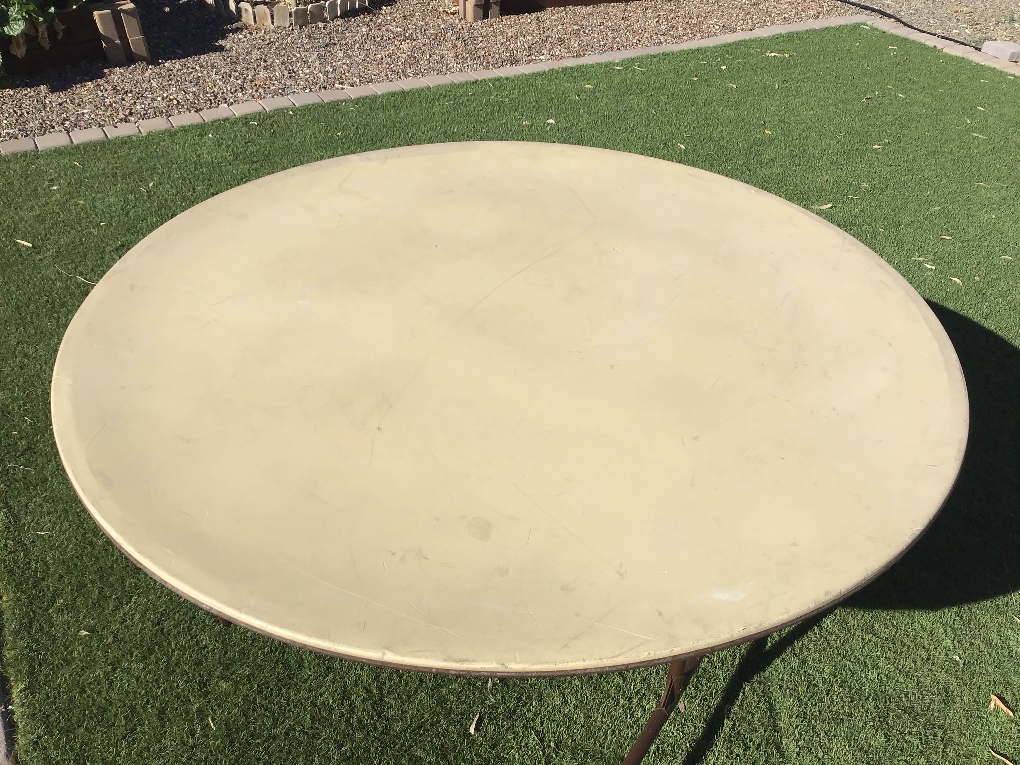 5 foot round tables (budget)