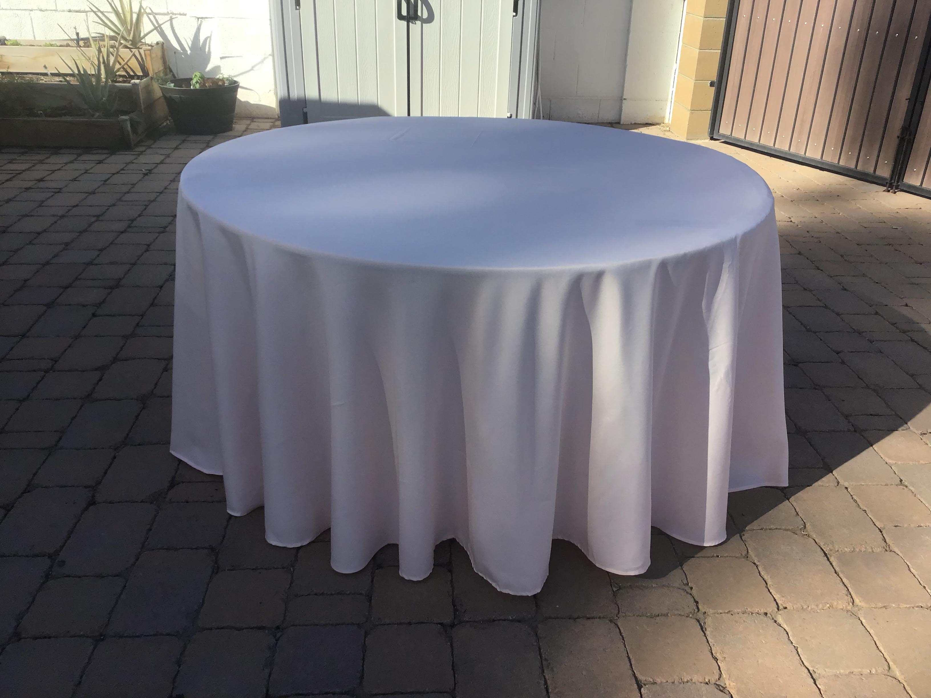 round tablecloths (blush) - 120