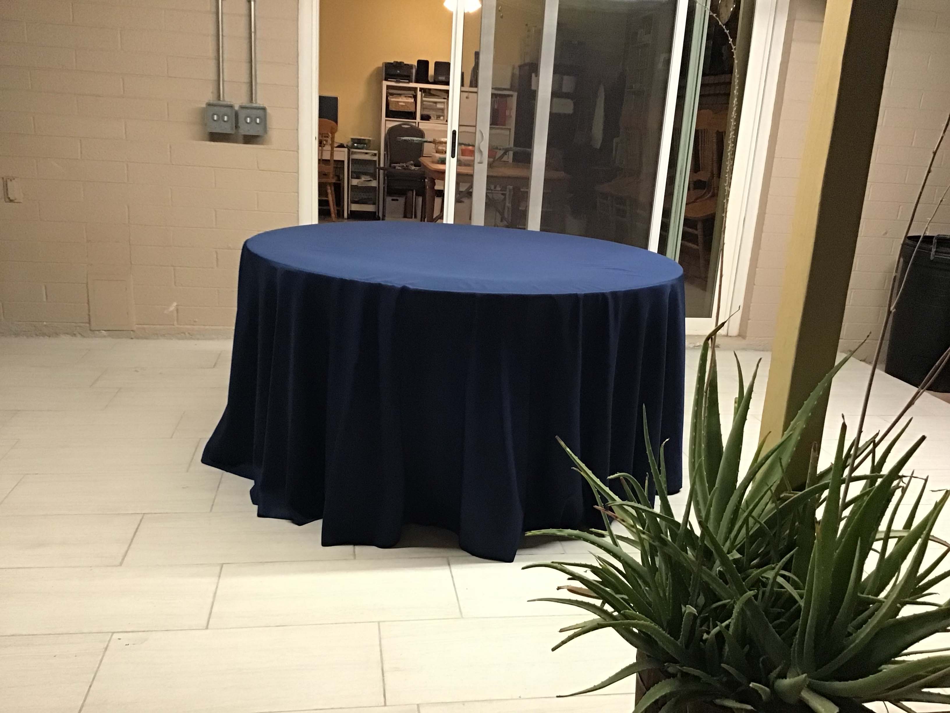 round tablecloths (navy blue) - 120