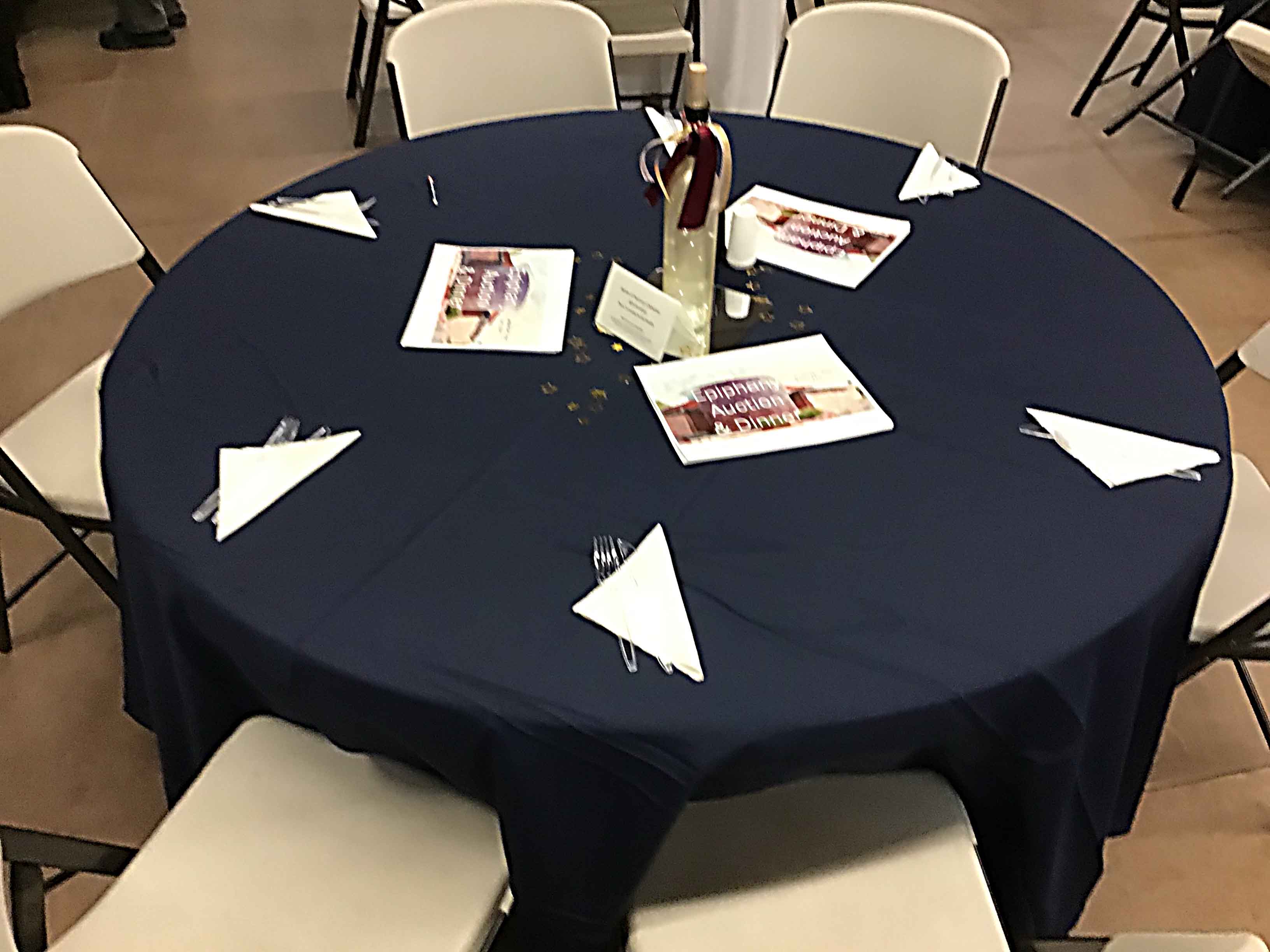 round tablecloths (navy blue) - 108