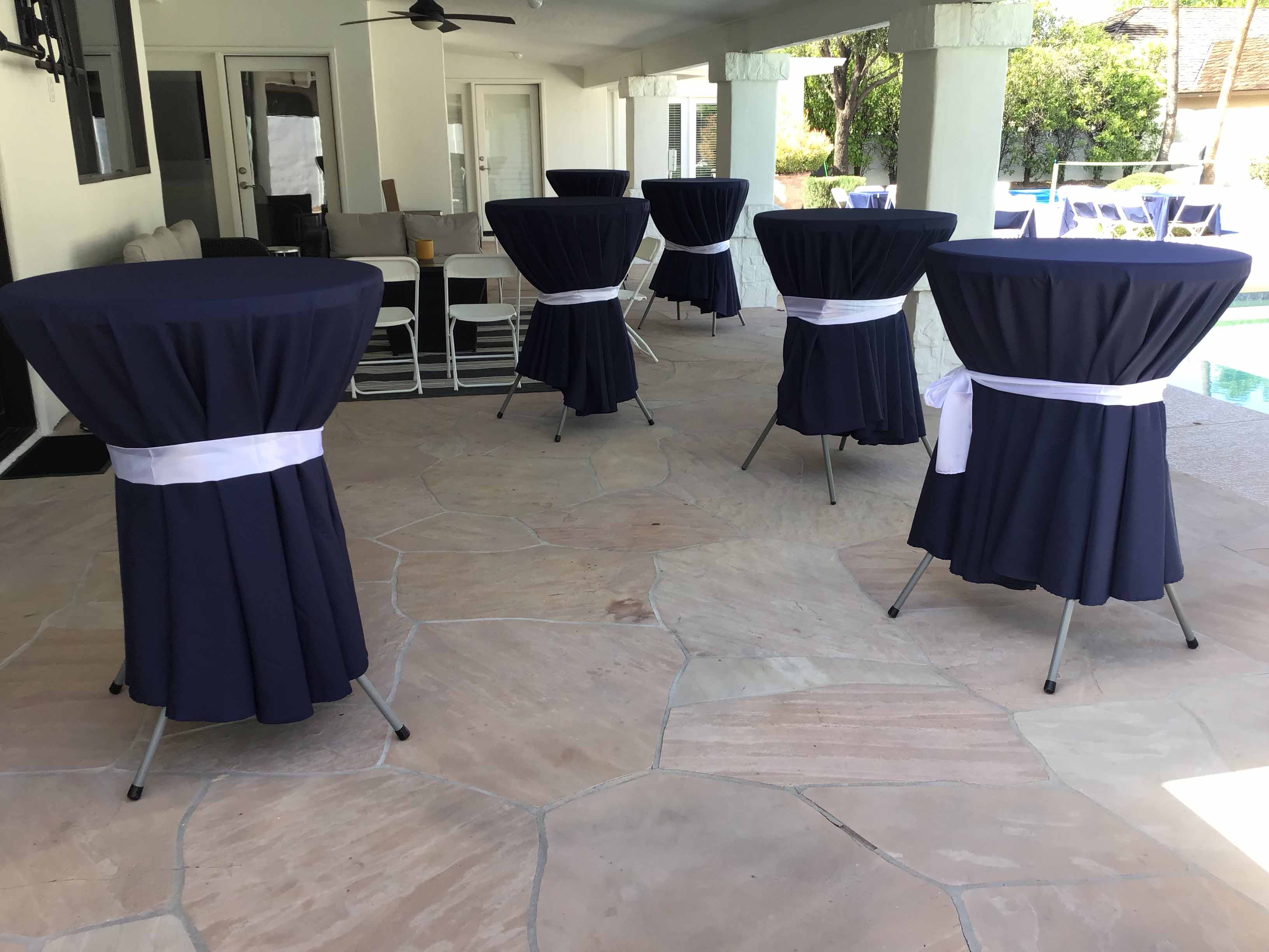 round tablecloths (navy blue) - 108
