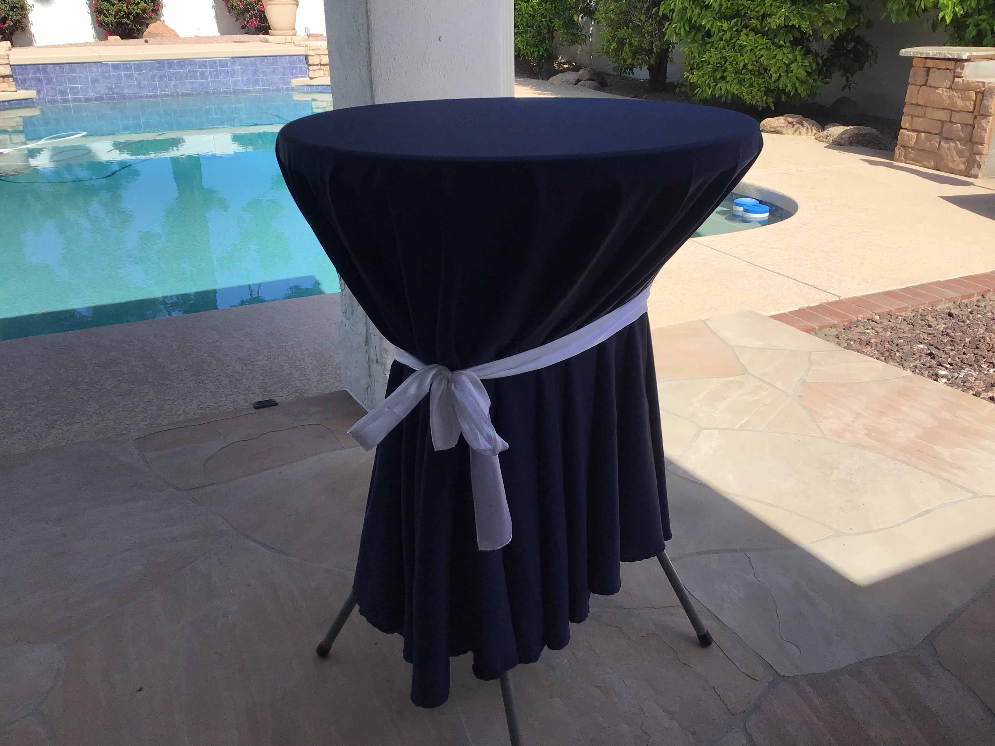 round tablecloths (navy blue) - 108