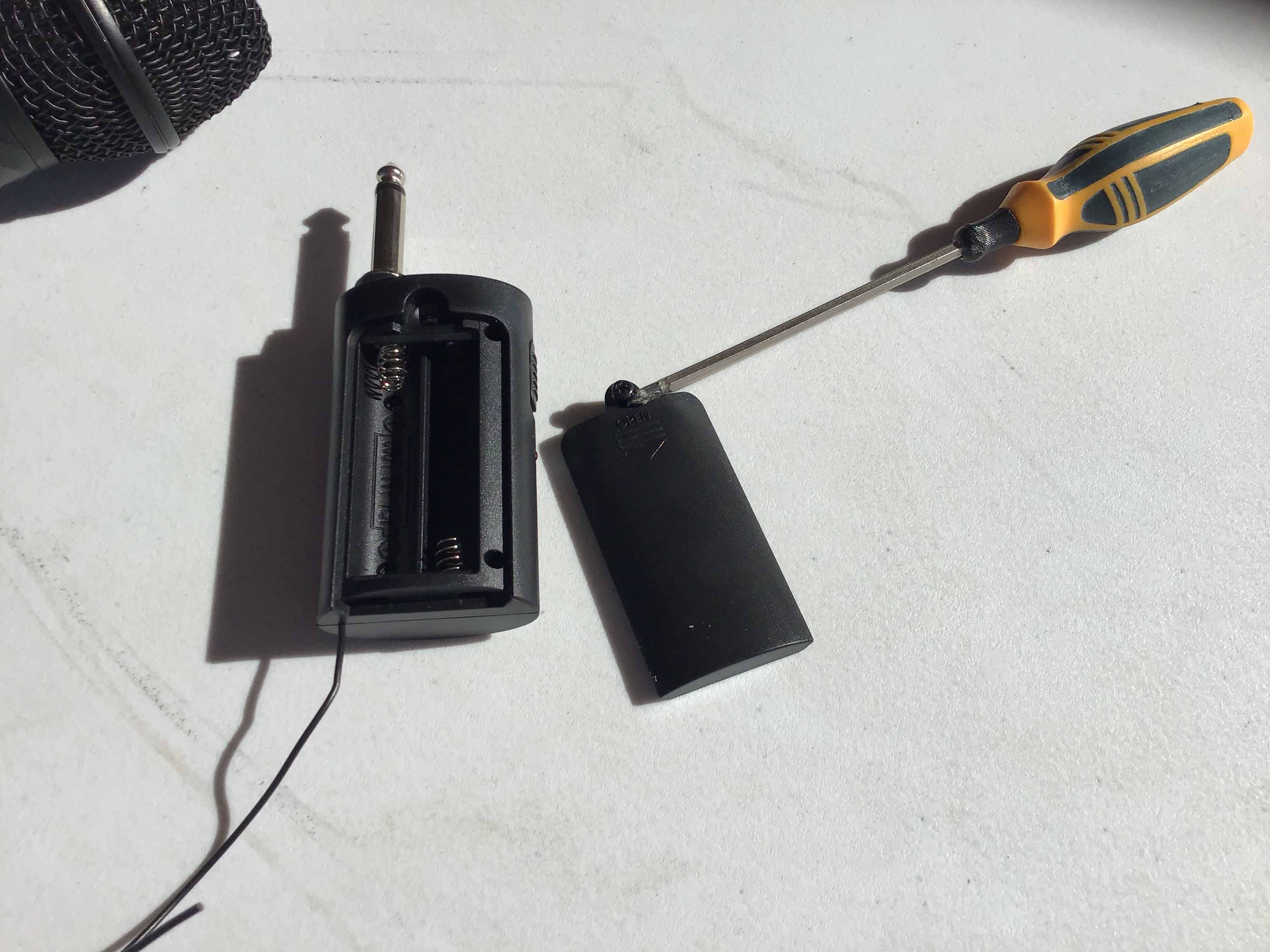 wireless microphone (Singing Machine)