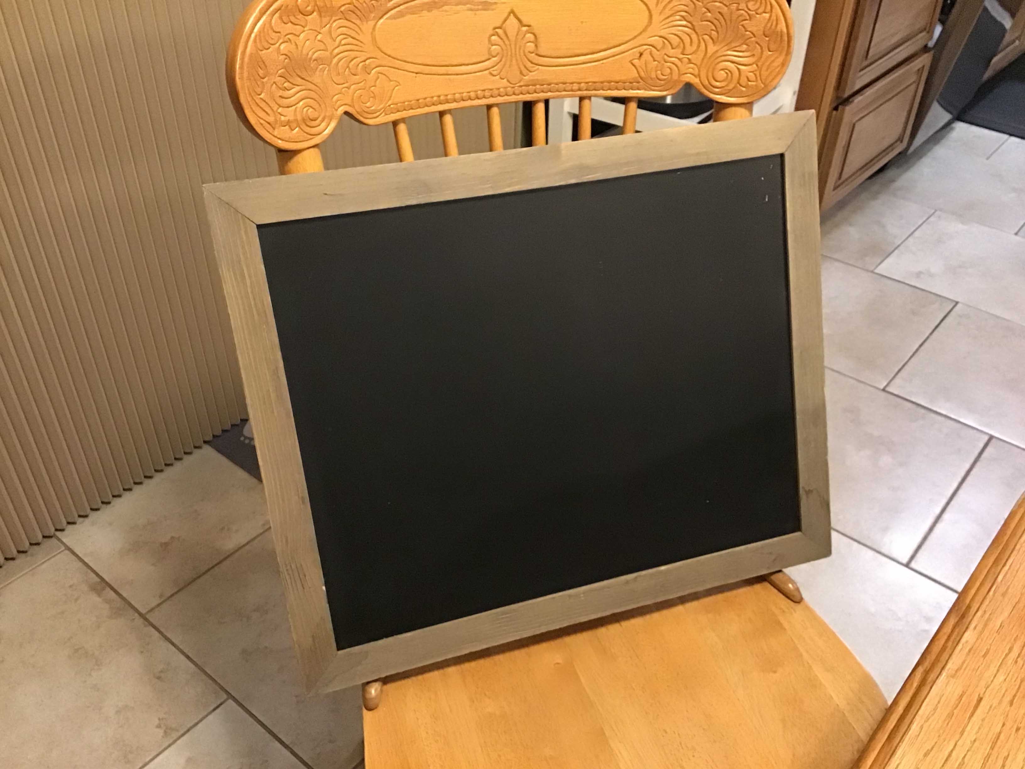chalk board (22.5 x 18.5) - with chalk