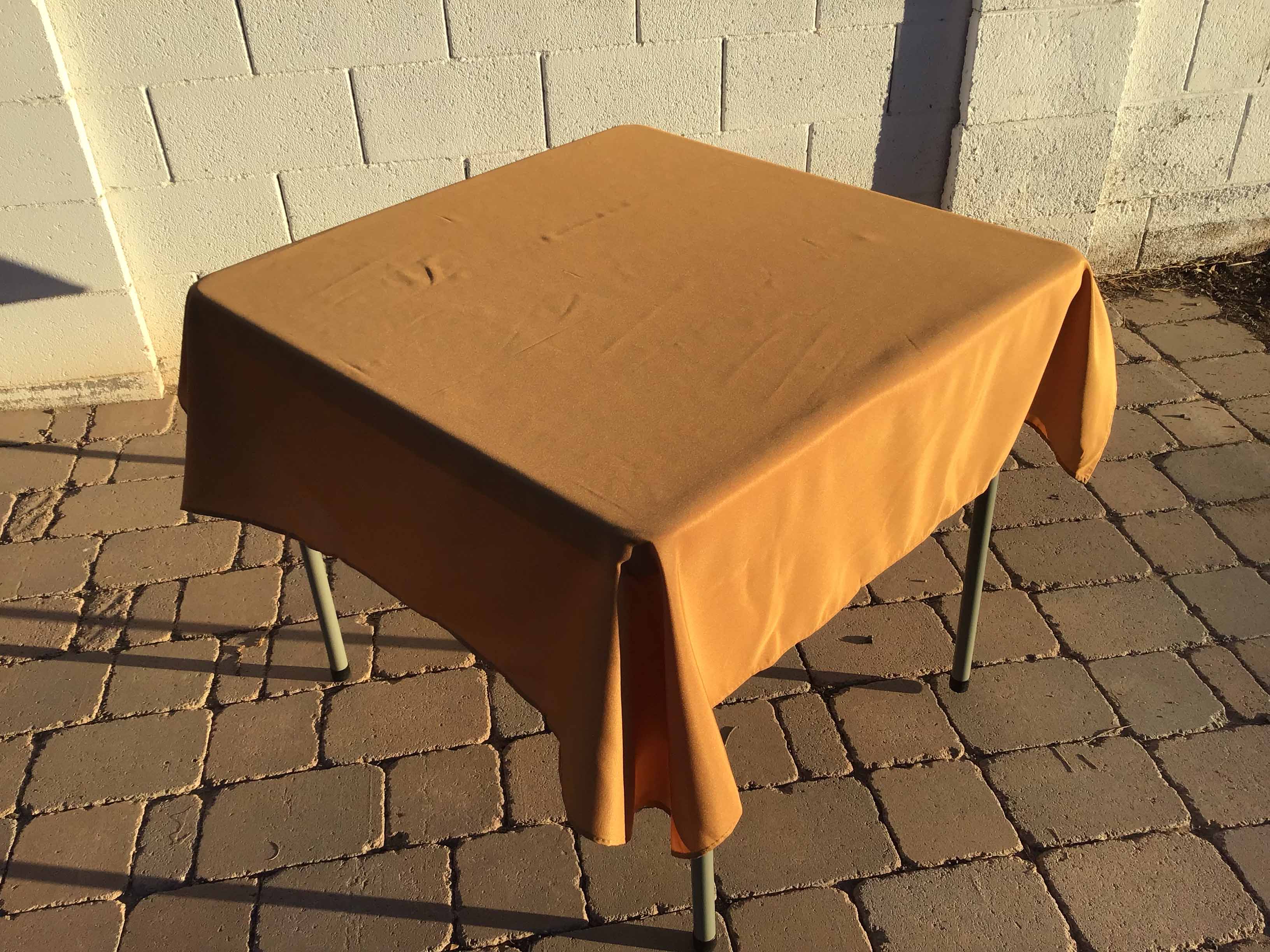 square tablecloths (gold) - 54