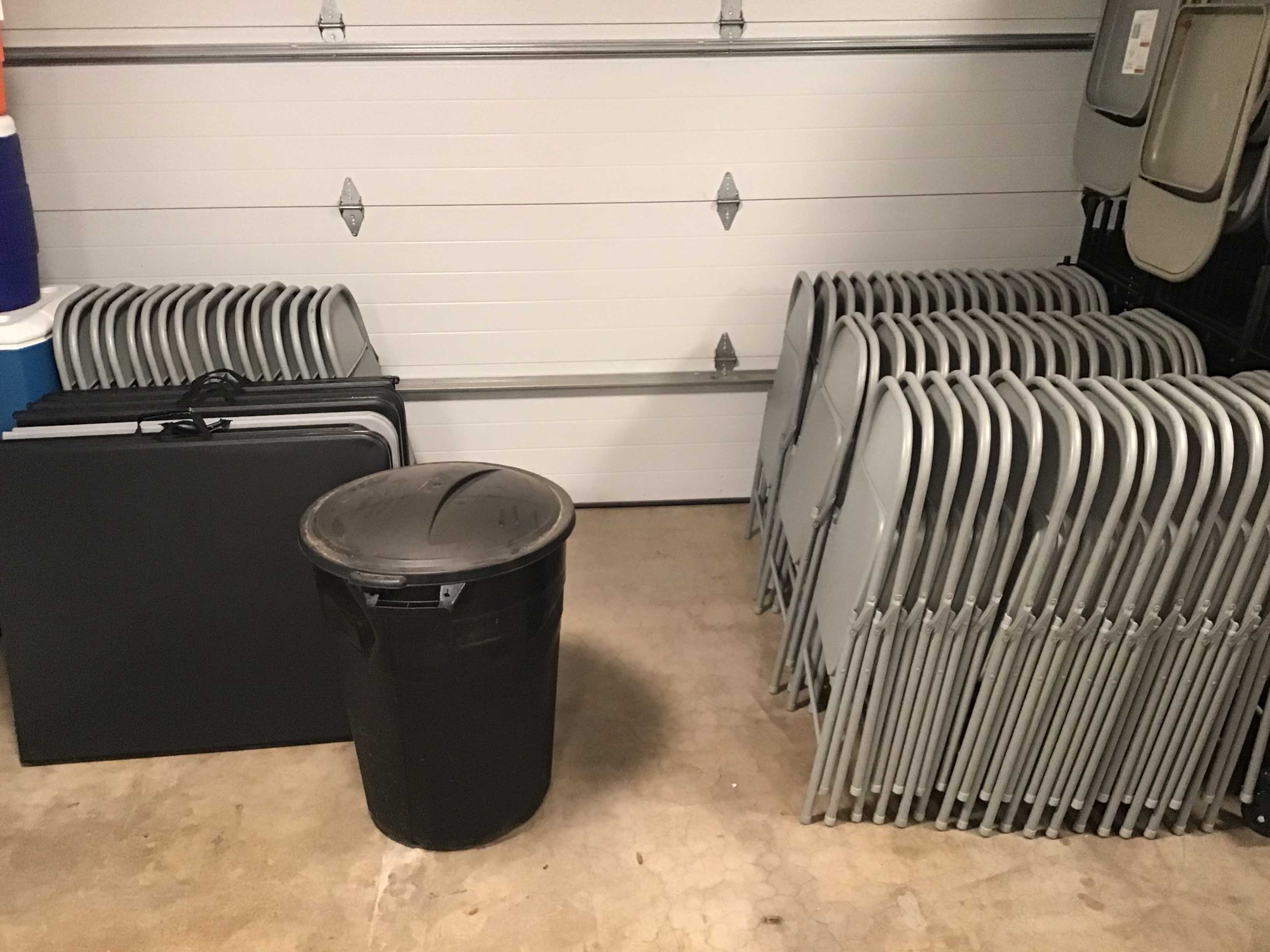 32-gallon trash can