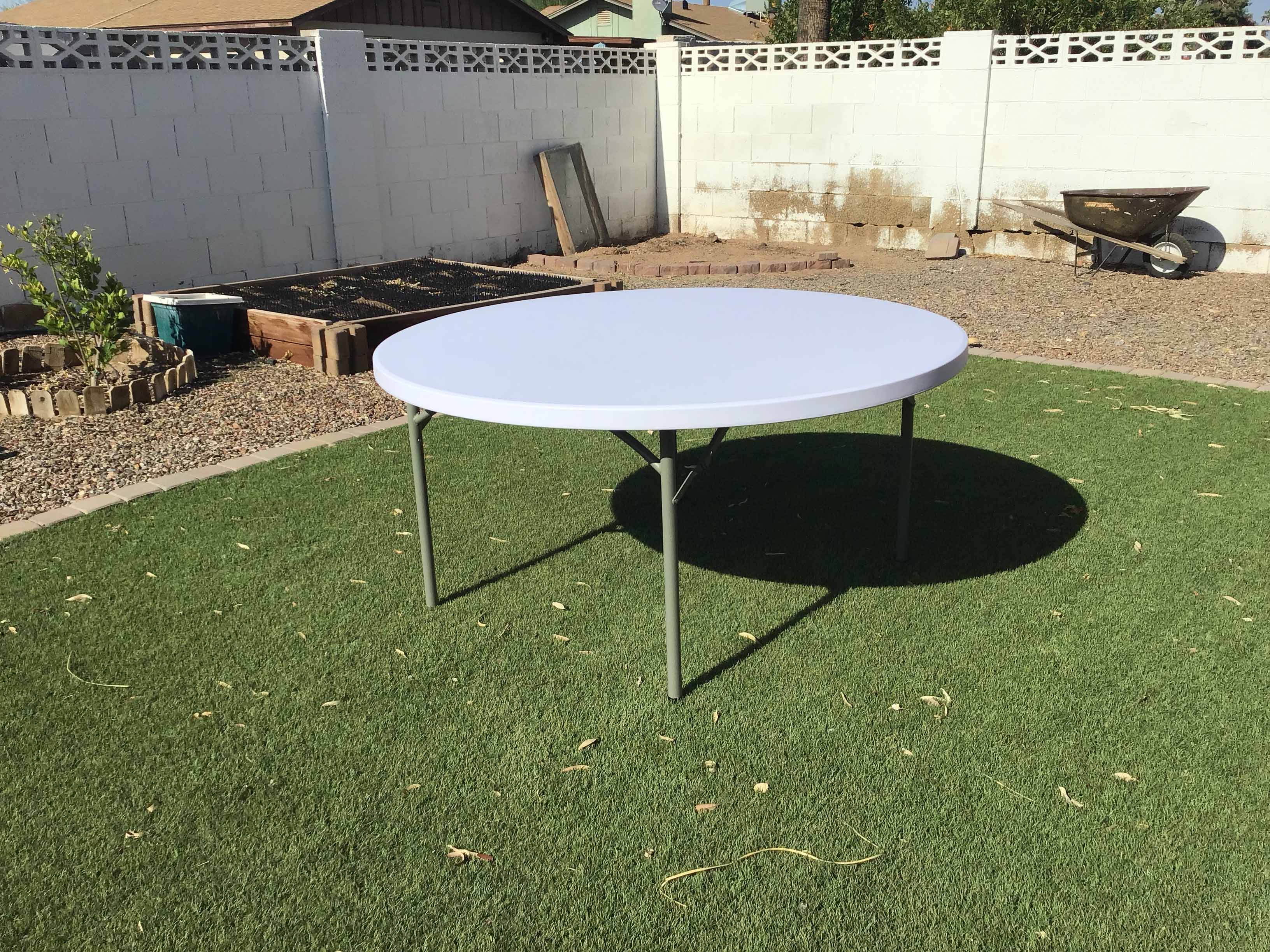 5 foot round tables