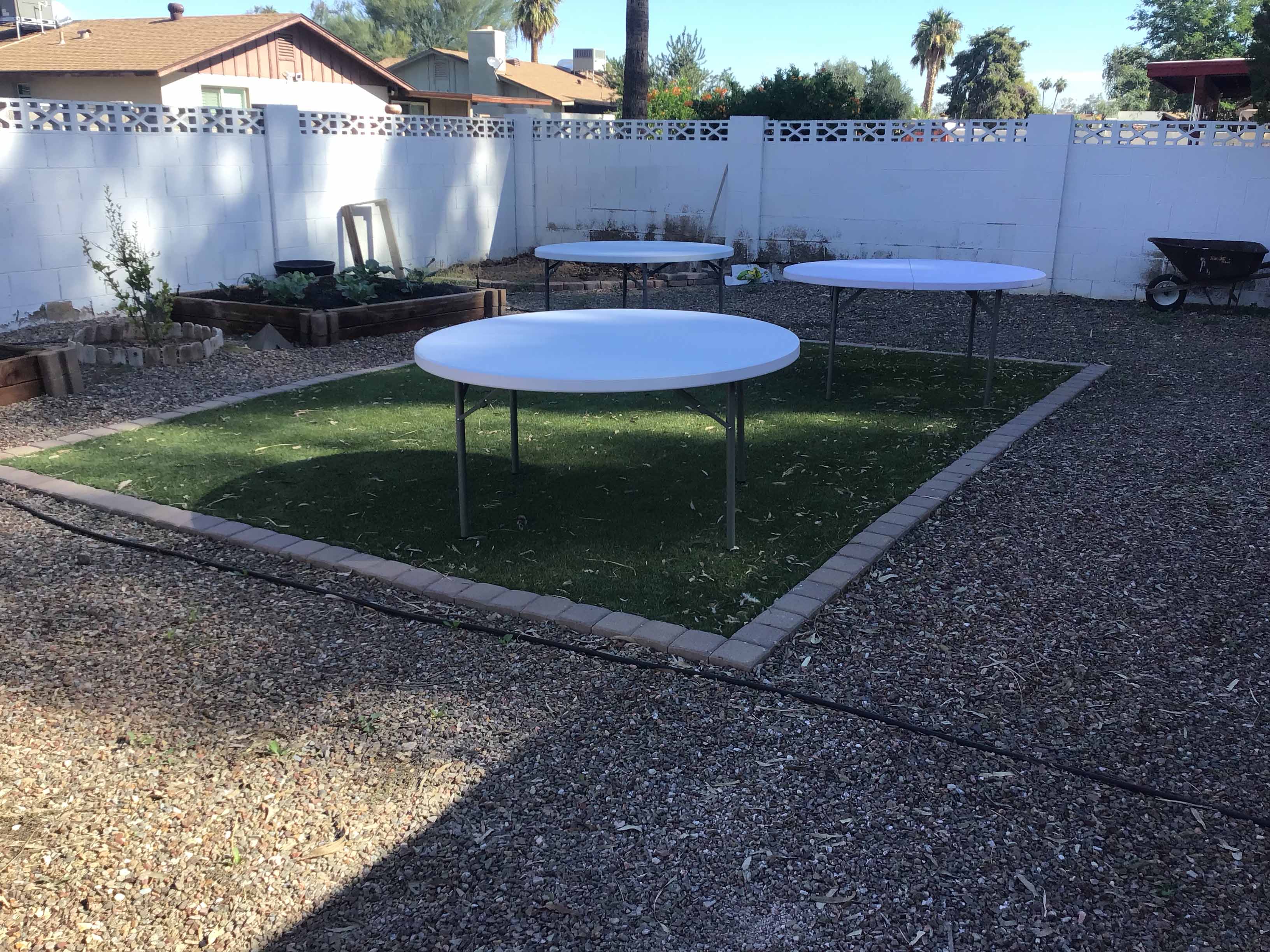 5 foot round tables
