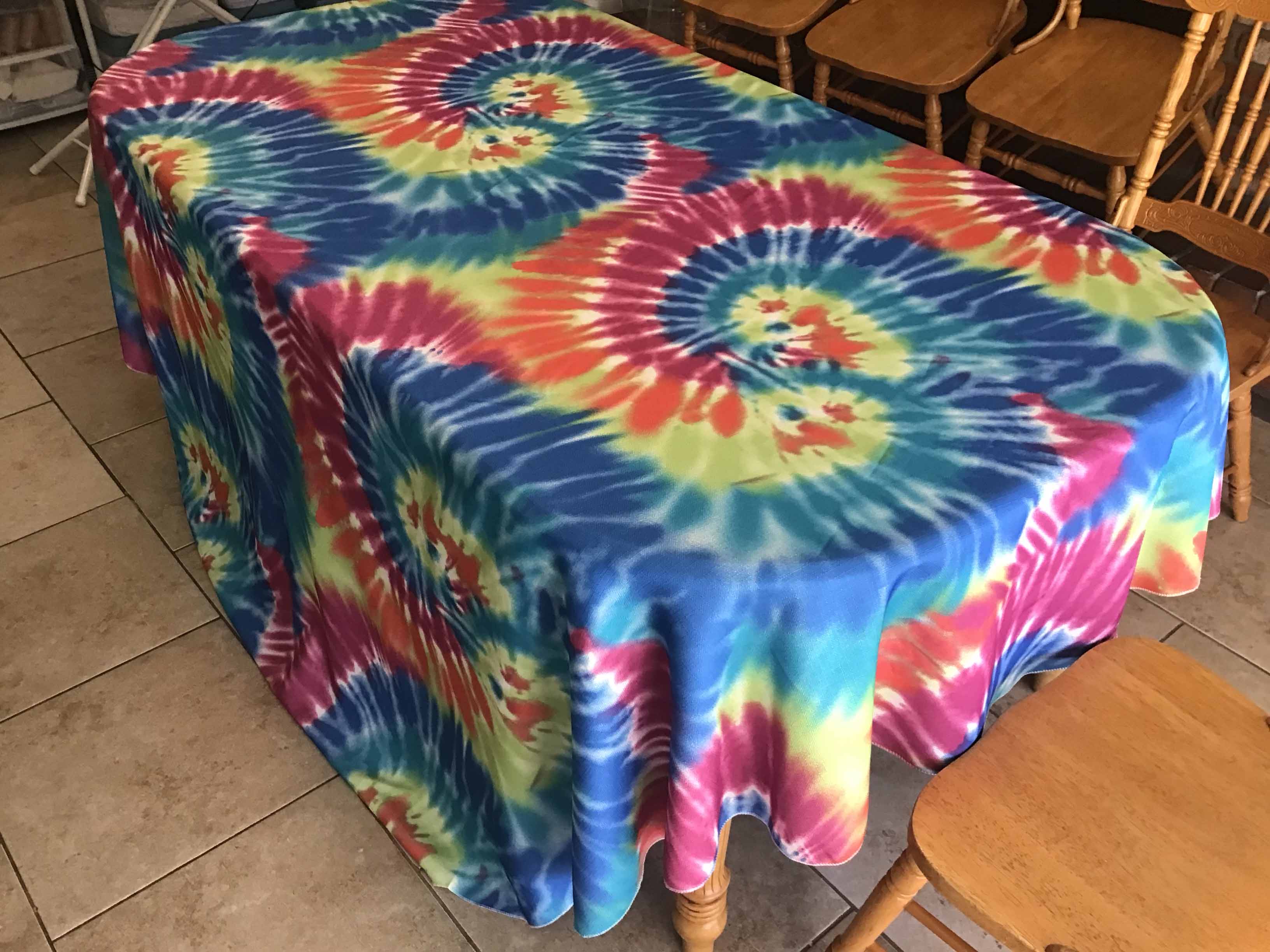 round tablecloths (tie-dye) - 108