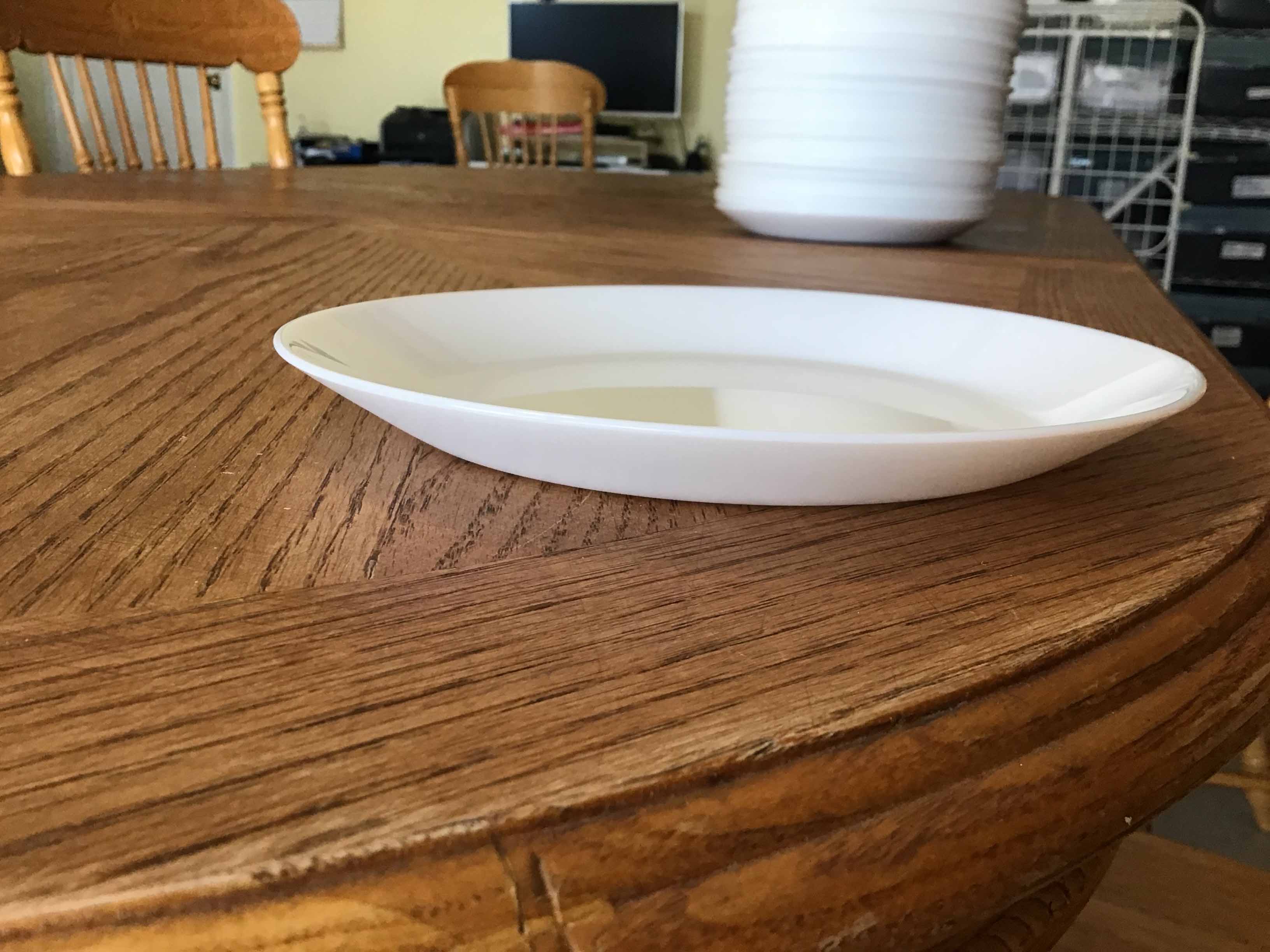 salad plates - glass (white, Oftast) - 7 1/2”