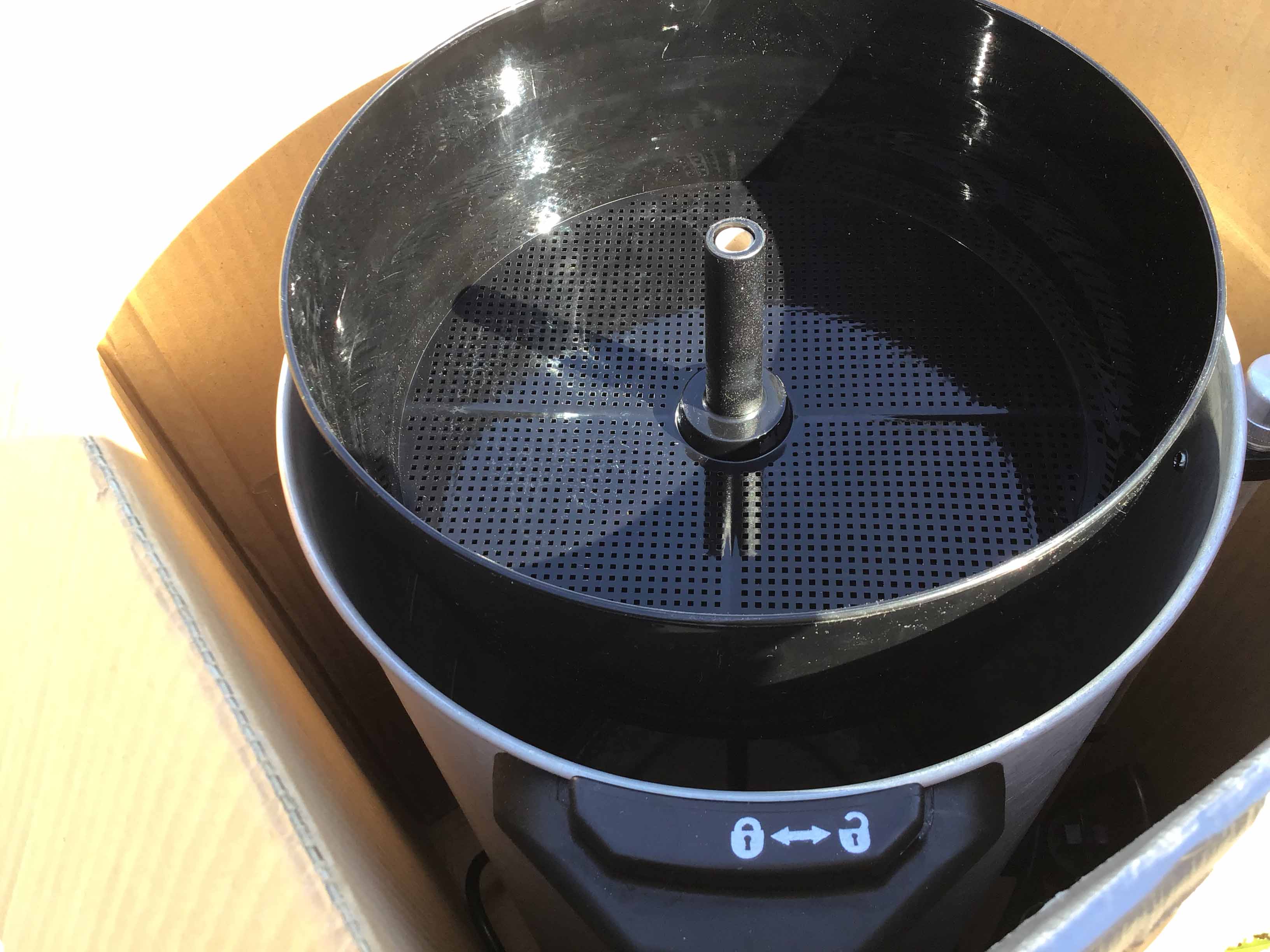 100-cup coffee urn / hot water heater