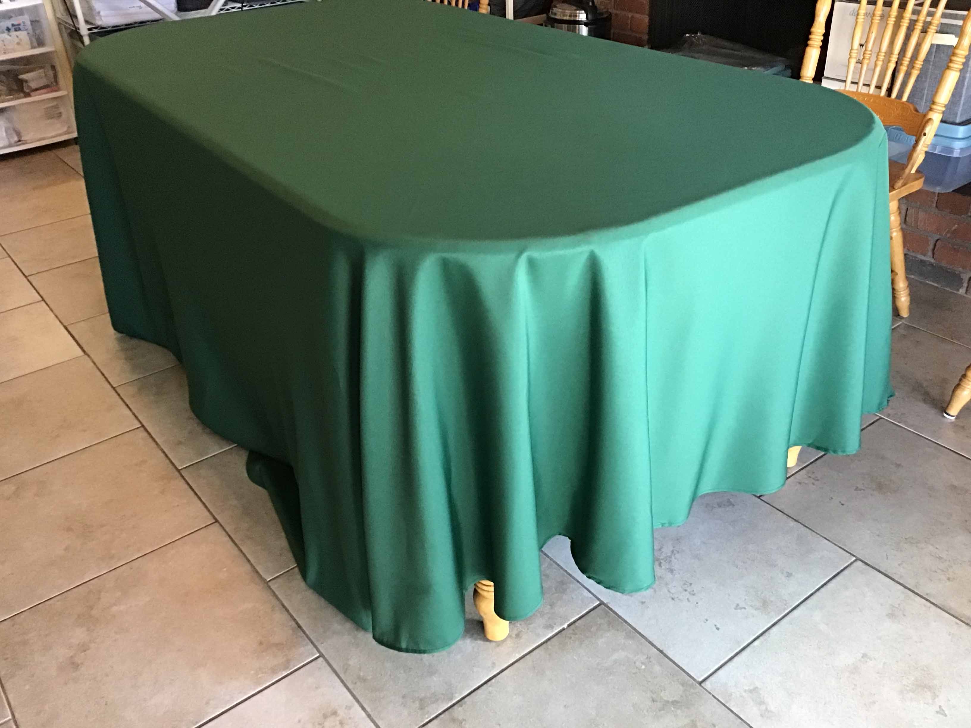 round tablecloths (forest green) - 120