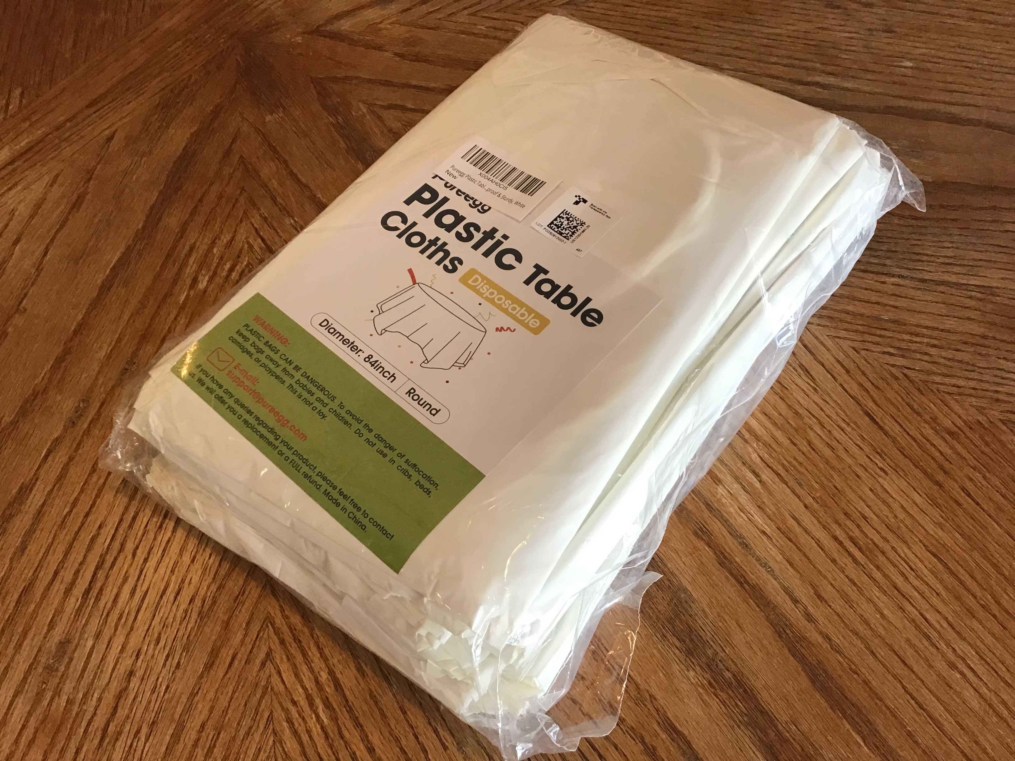 round tablecloth (white, disposable, plastic) - 84