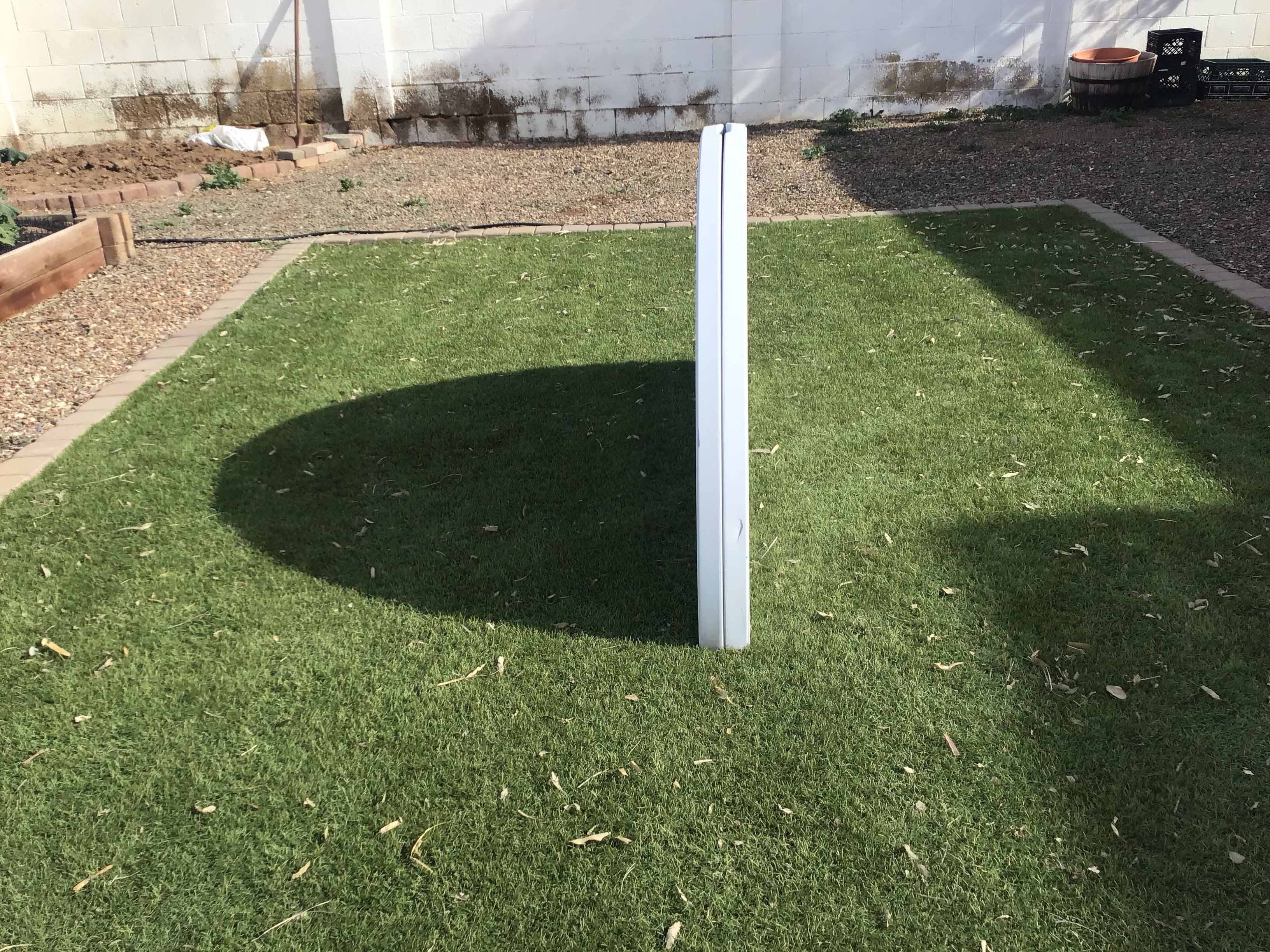 6 foot round tables (bifold)