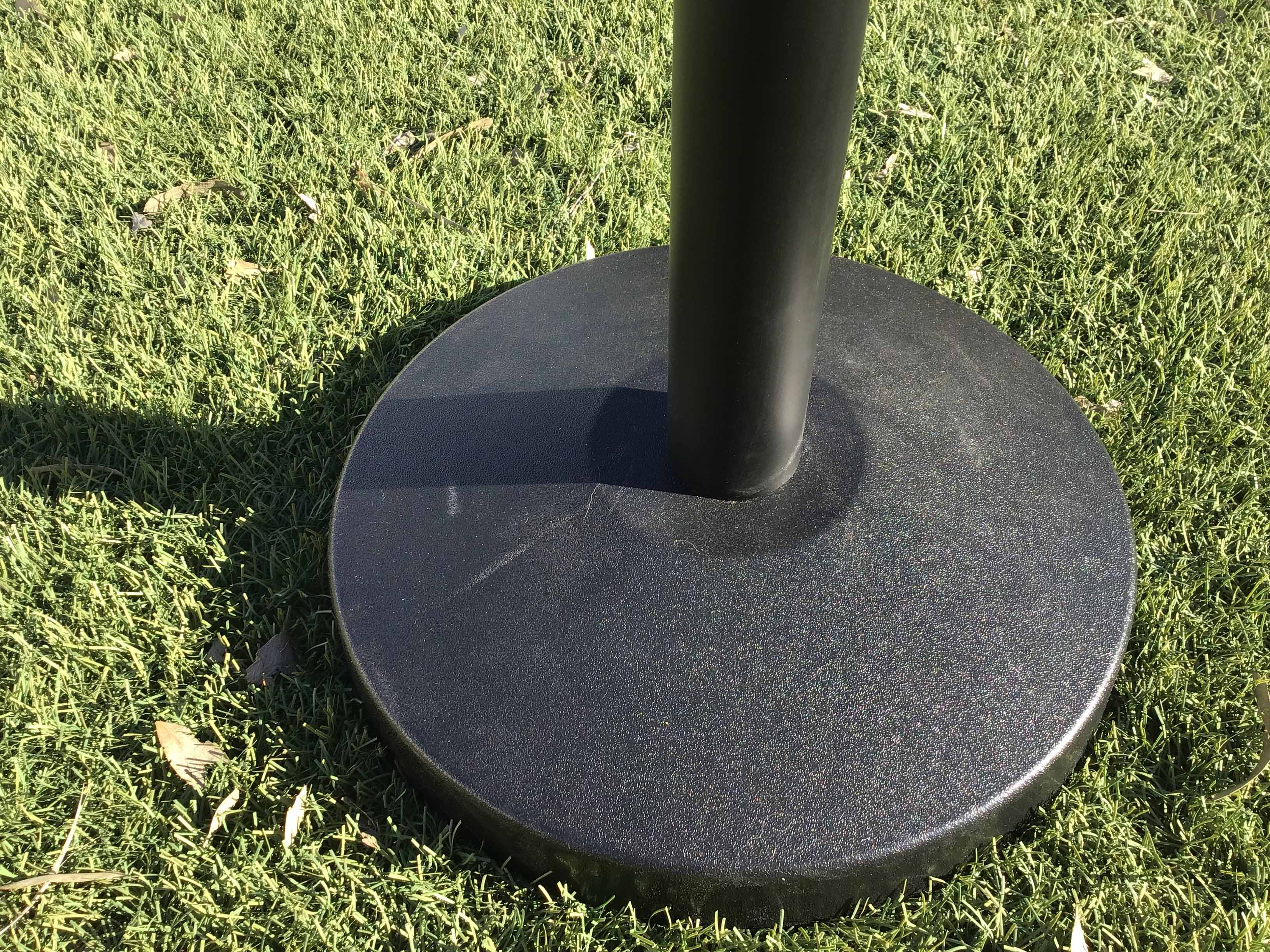 stanchion with 6.5 foot retractable belt