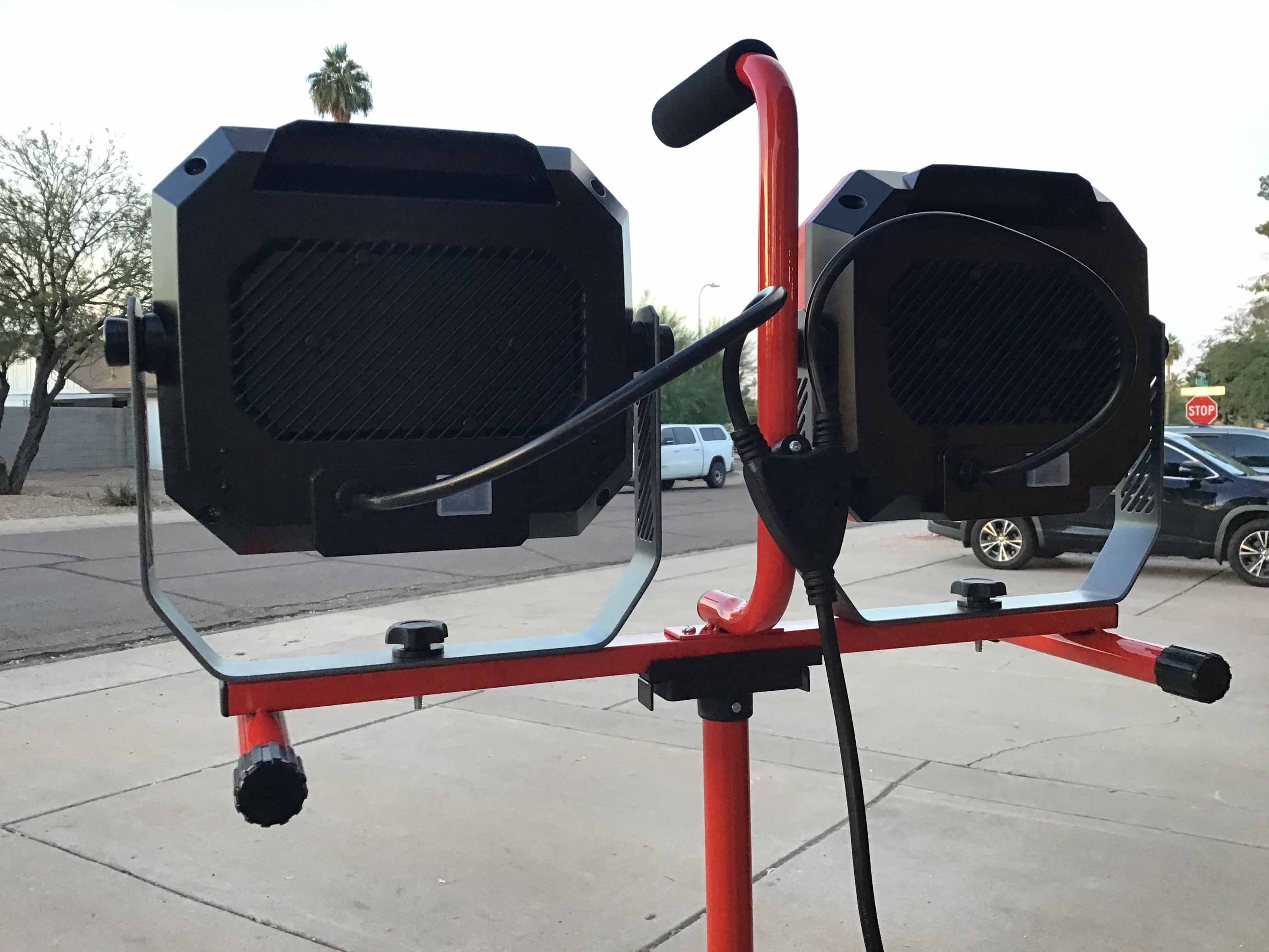 9000 lumens LED work light with tripod (Craftsman)