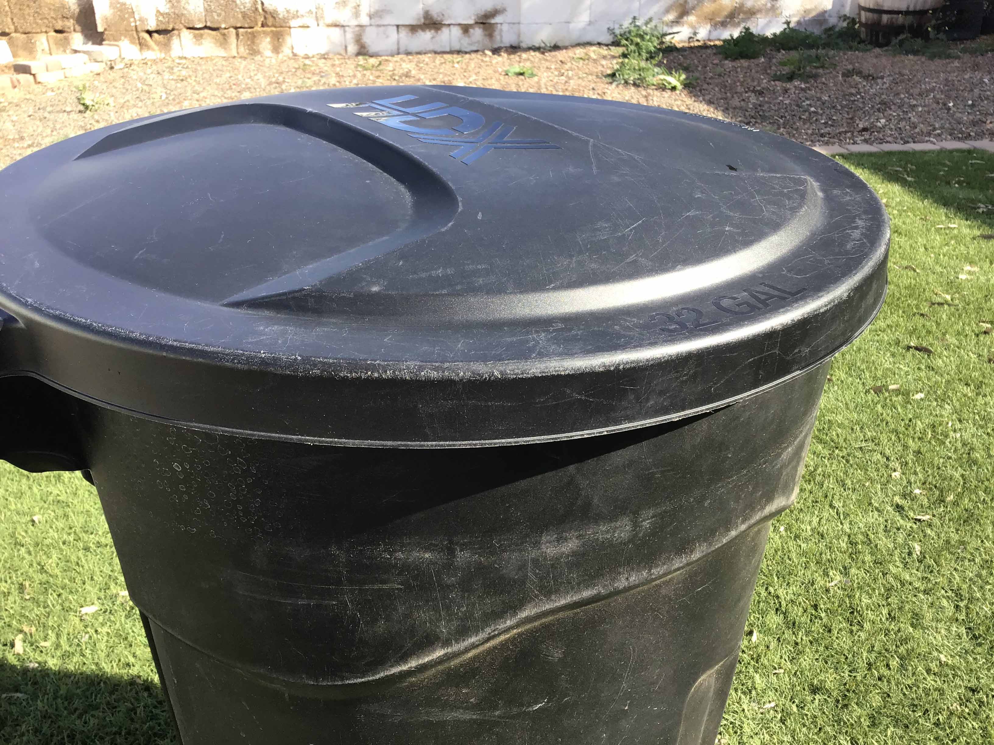 lid for 32-gallon trash can