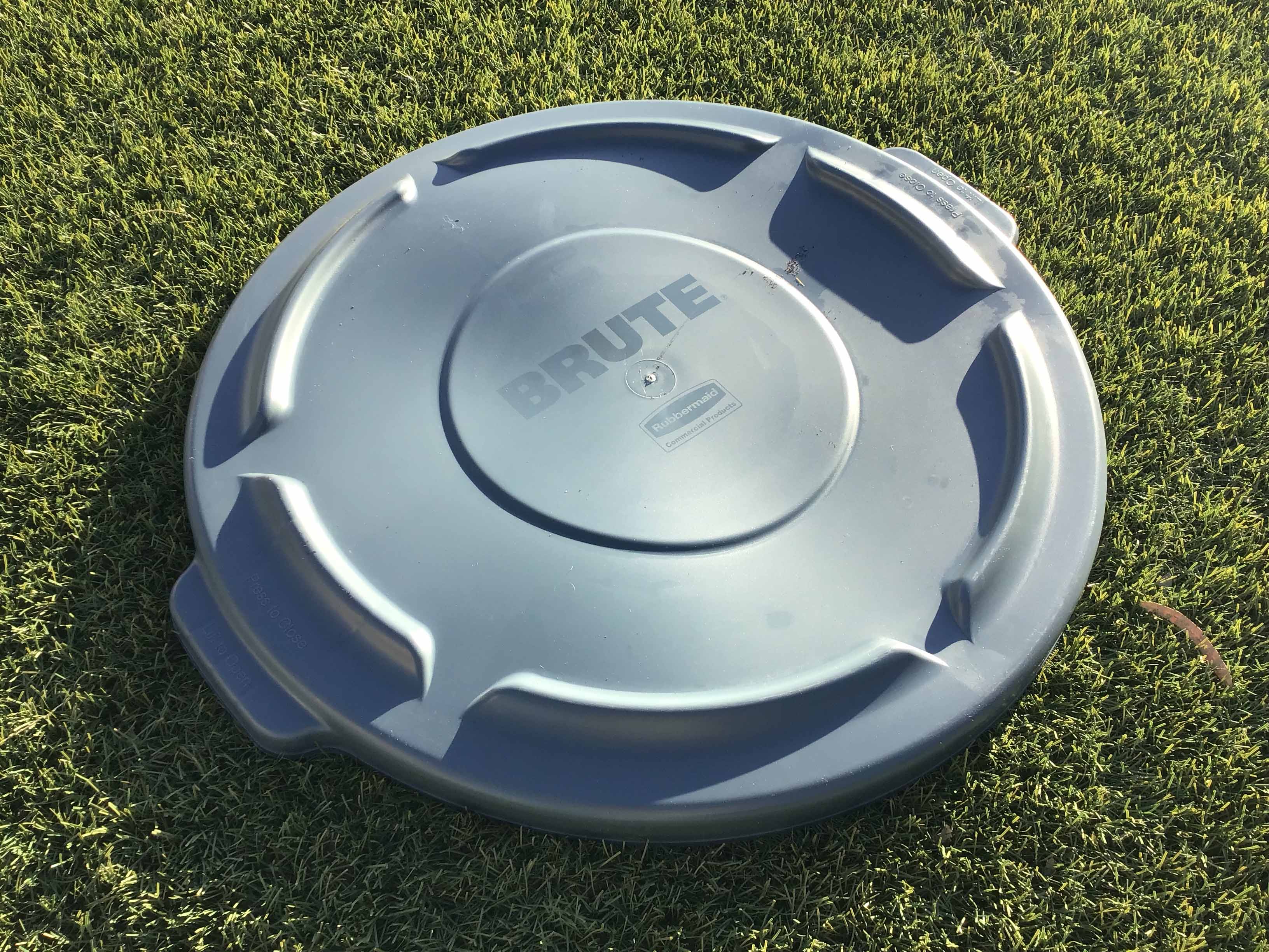 lid for 32-gallon trash can