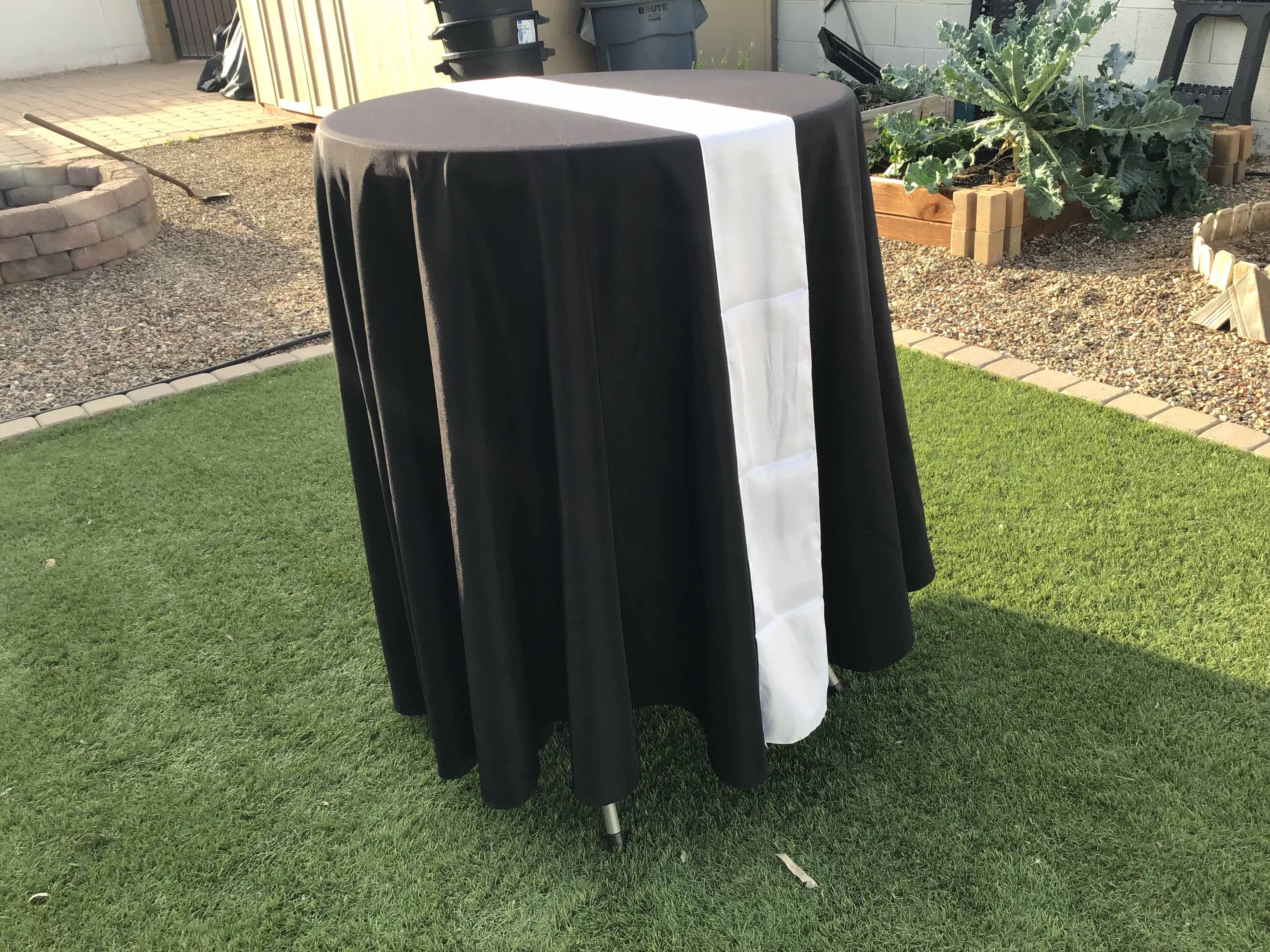 round tablecloths (black) - 108