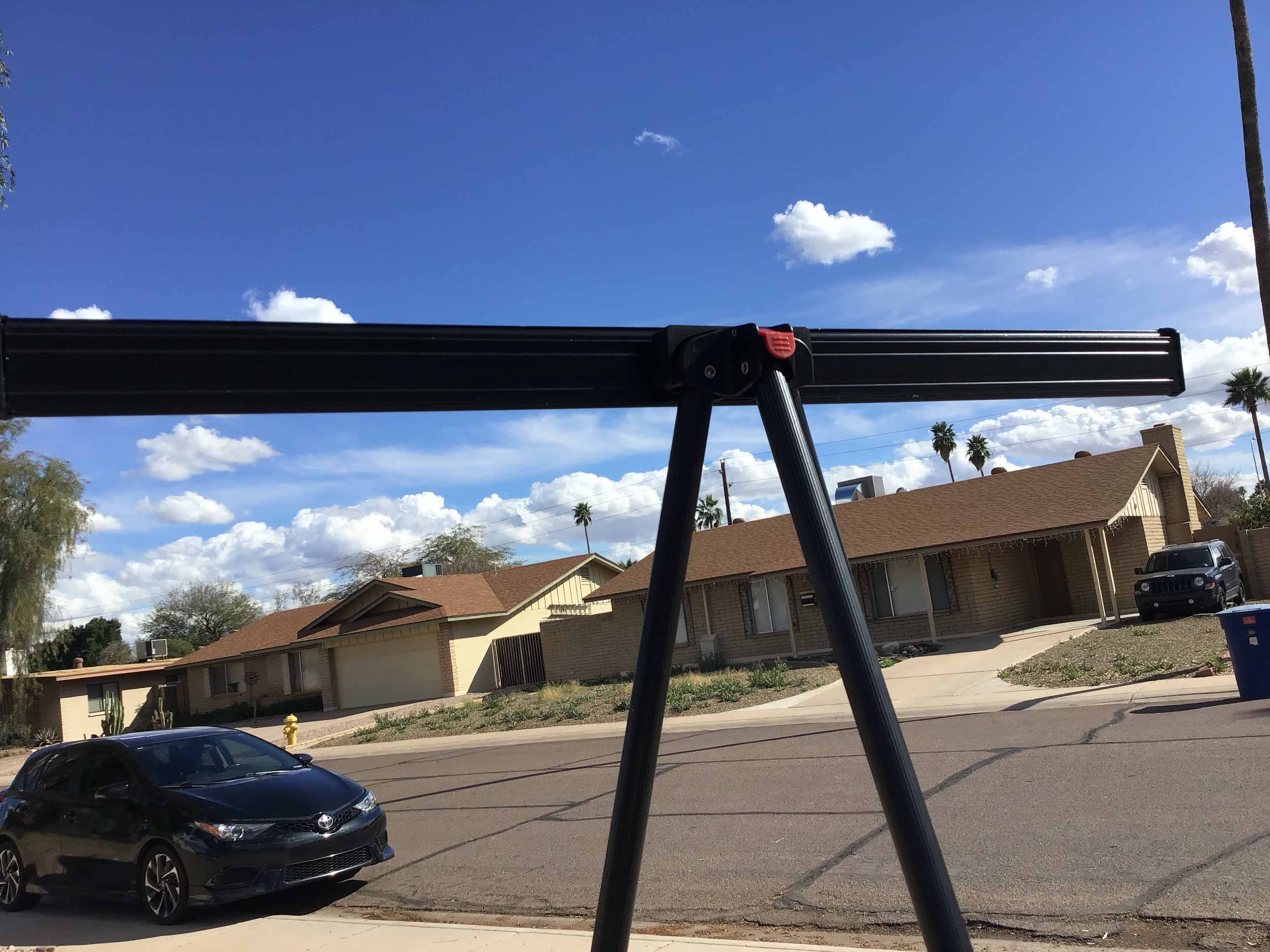 easel with pad retainer (black aluminum) - 35 to 65