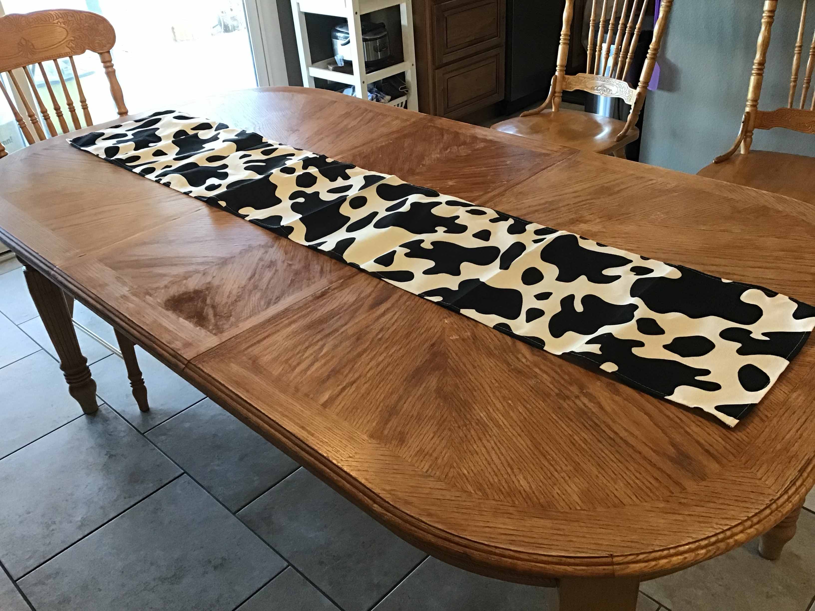 cow table runner (13 x 71)