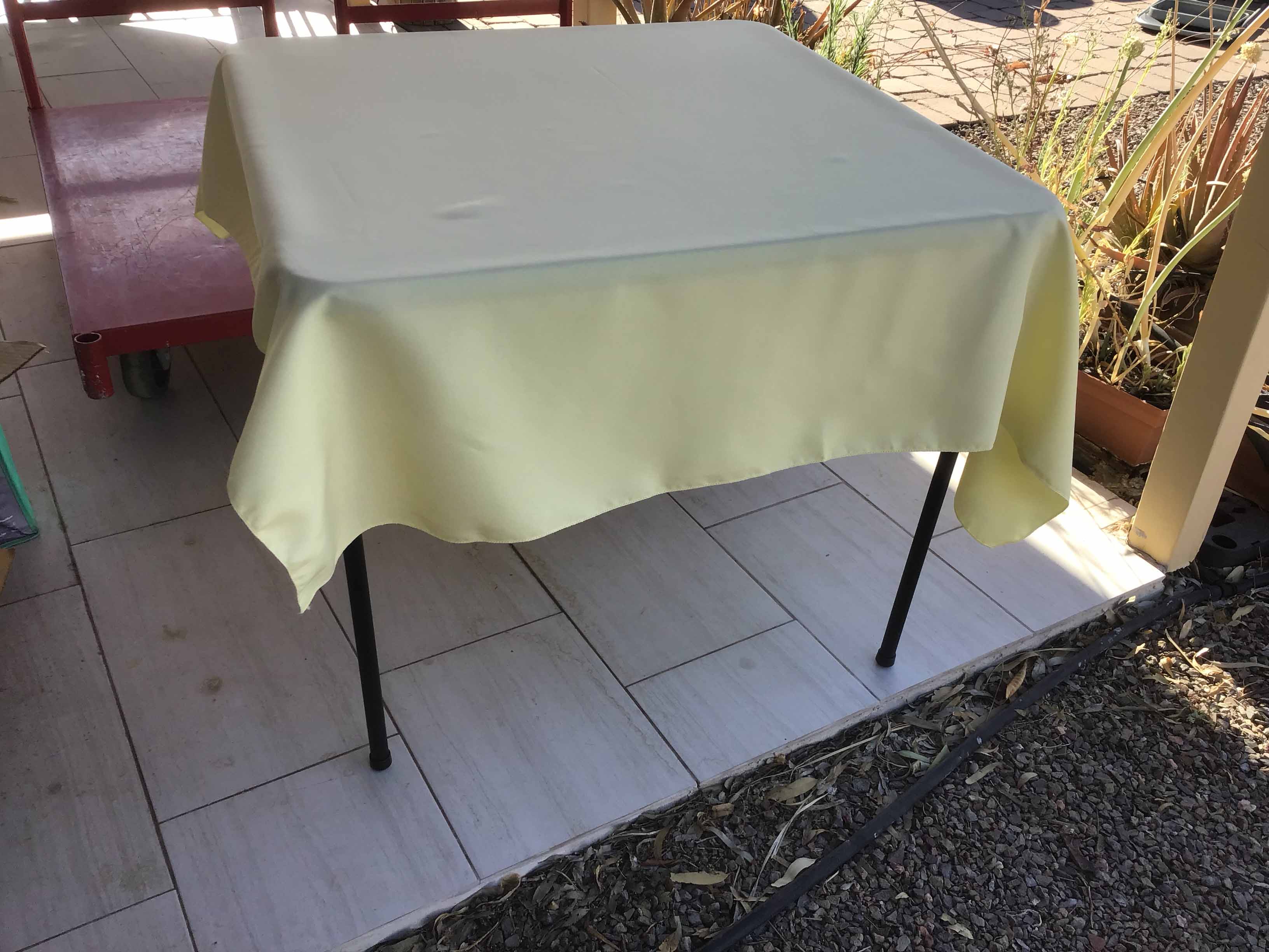 square tablecloths (butter) - 54