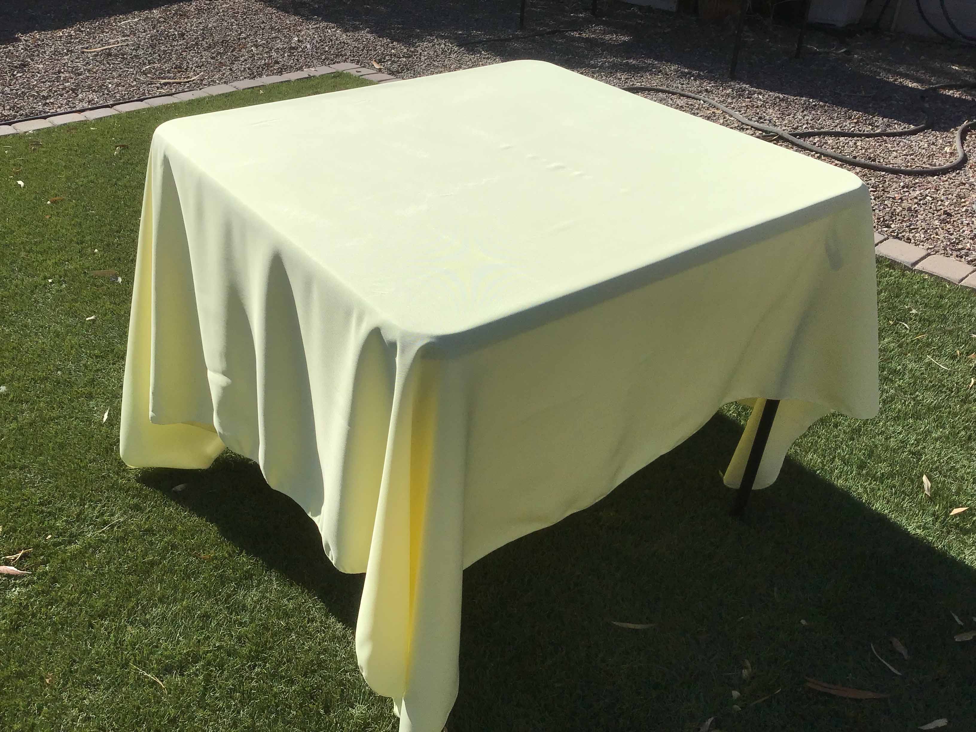 square tablecloths (butter) - 72