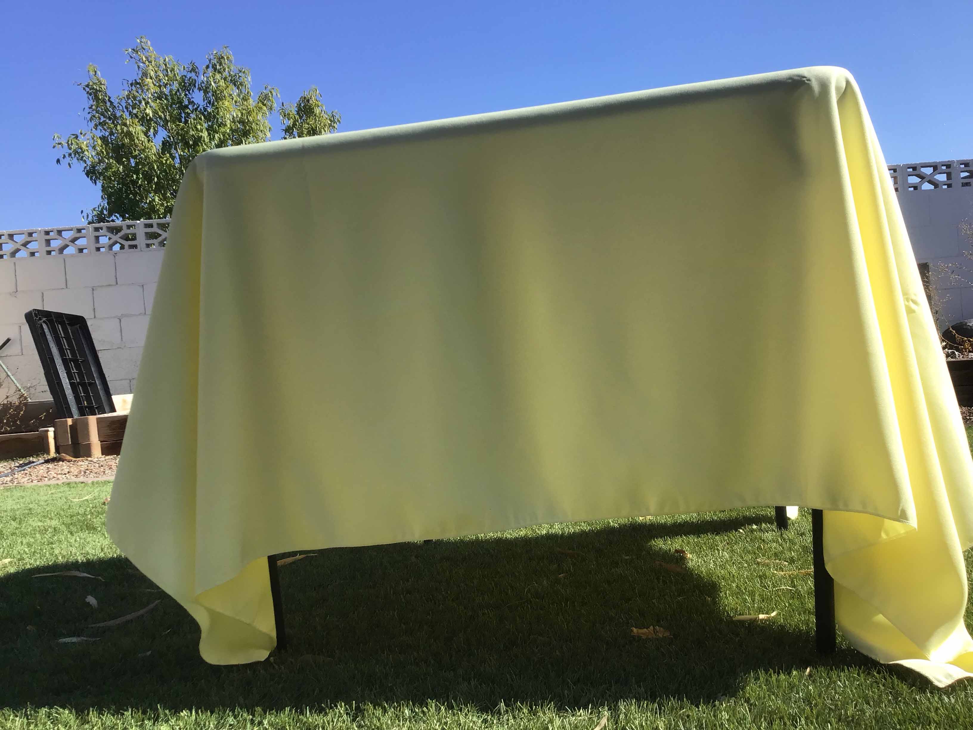 square tablecloths (butter) - 72