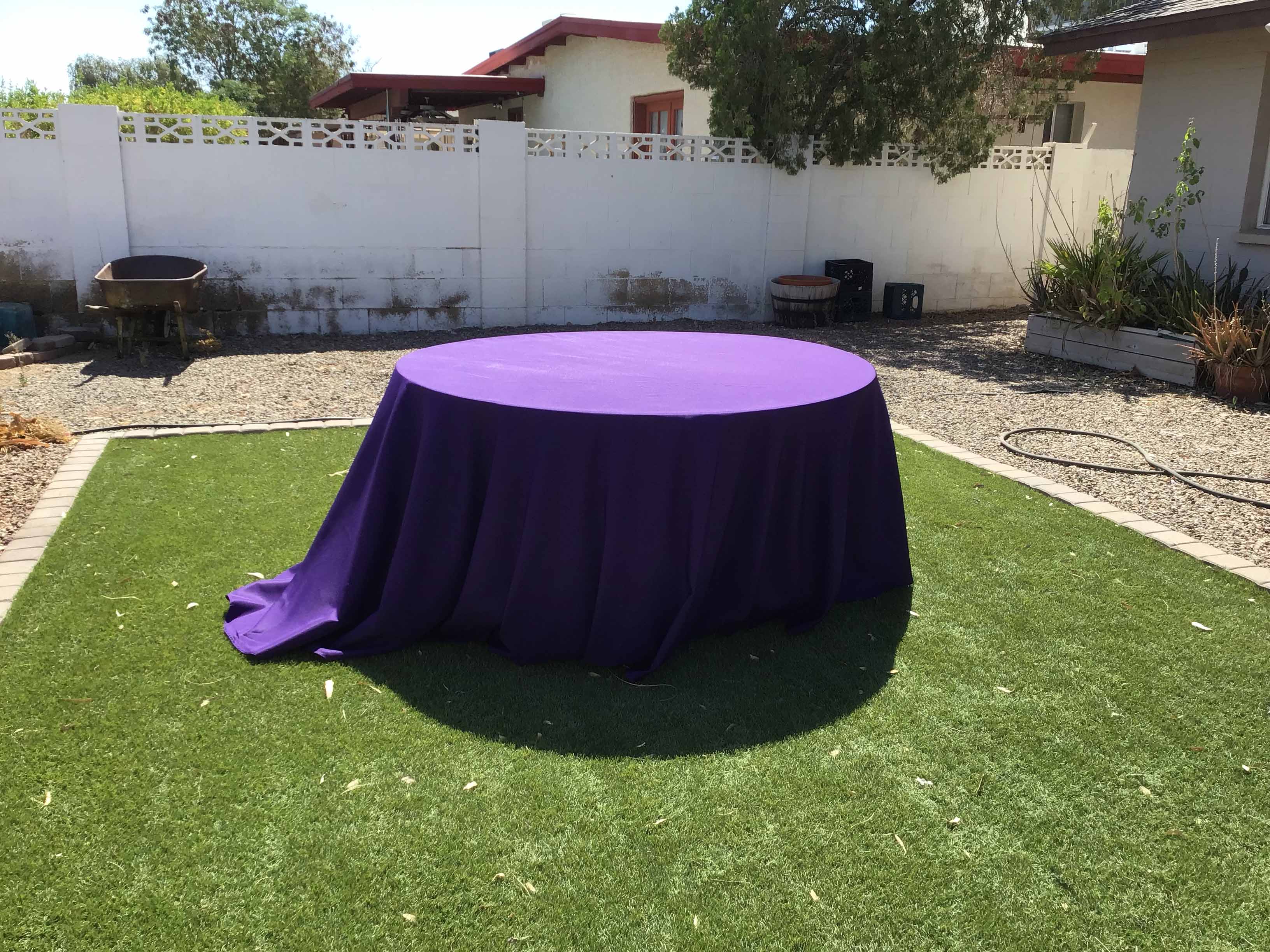round tablecloths (purple) - 132