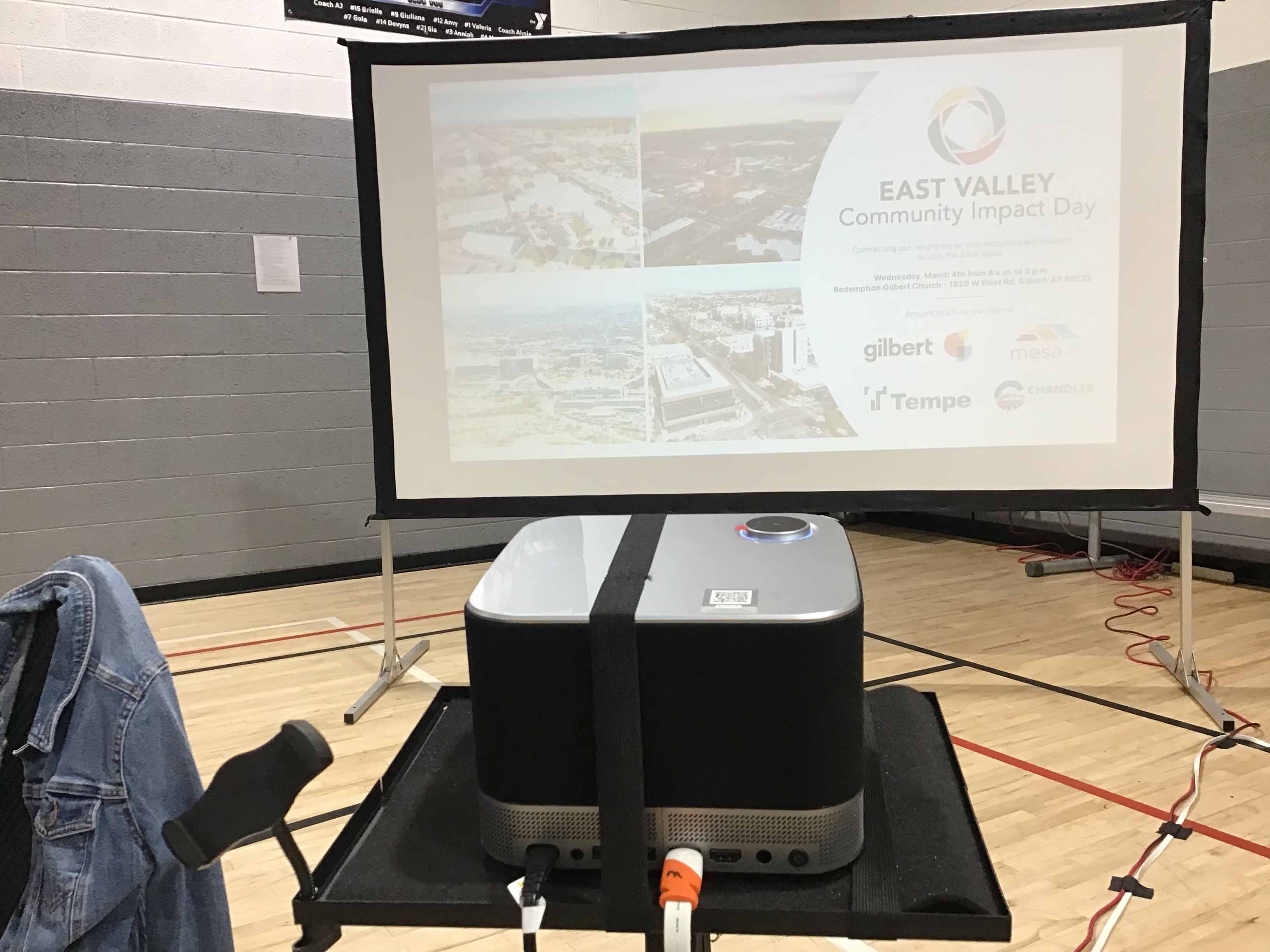 3-in-1 projector (with WiFi, Bluetooth, 3D Dolby audio)