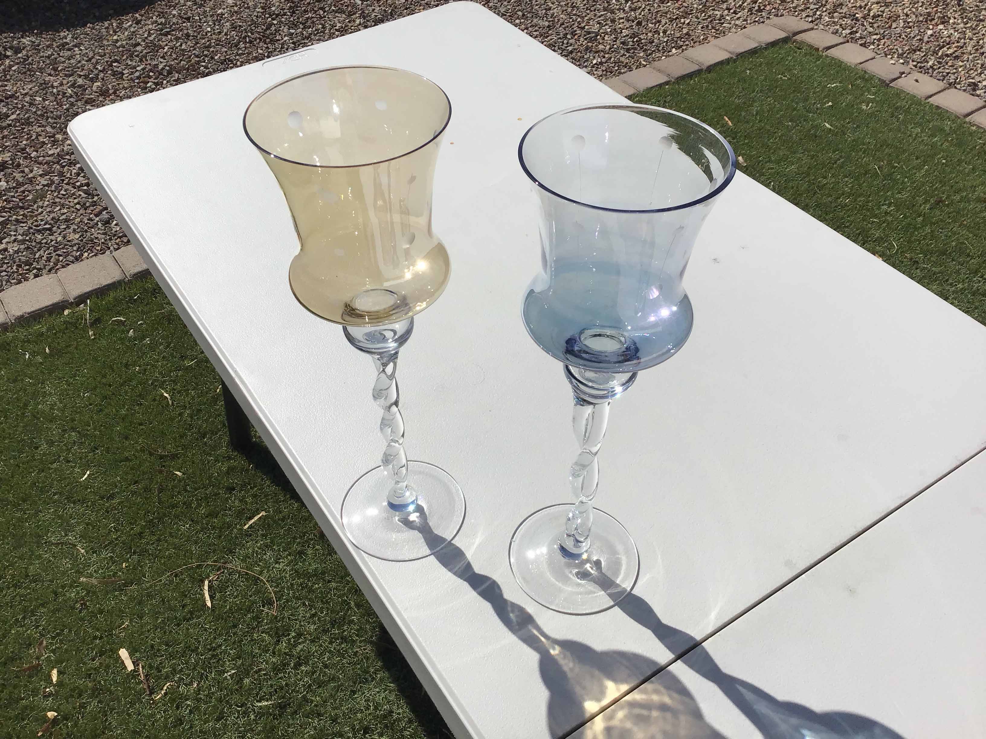 twisted stem glass vase / candle holder (16 x 5)