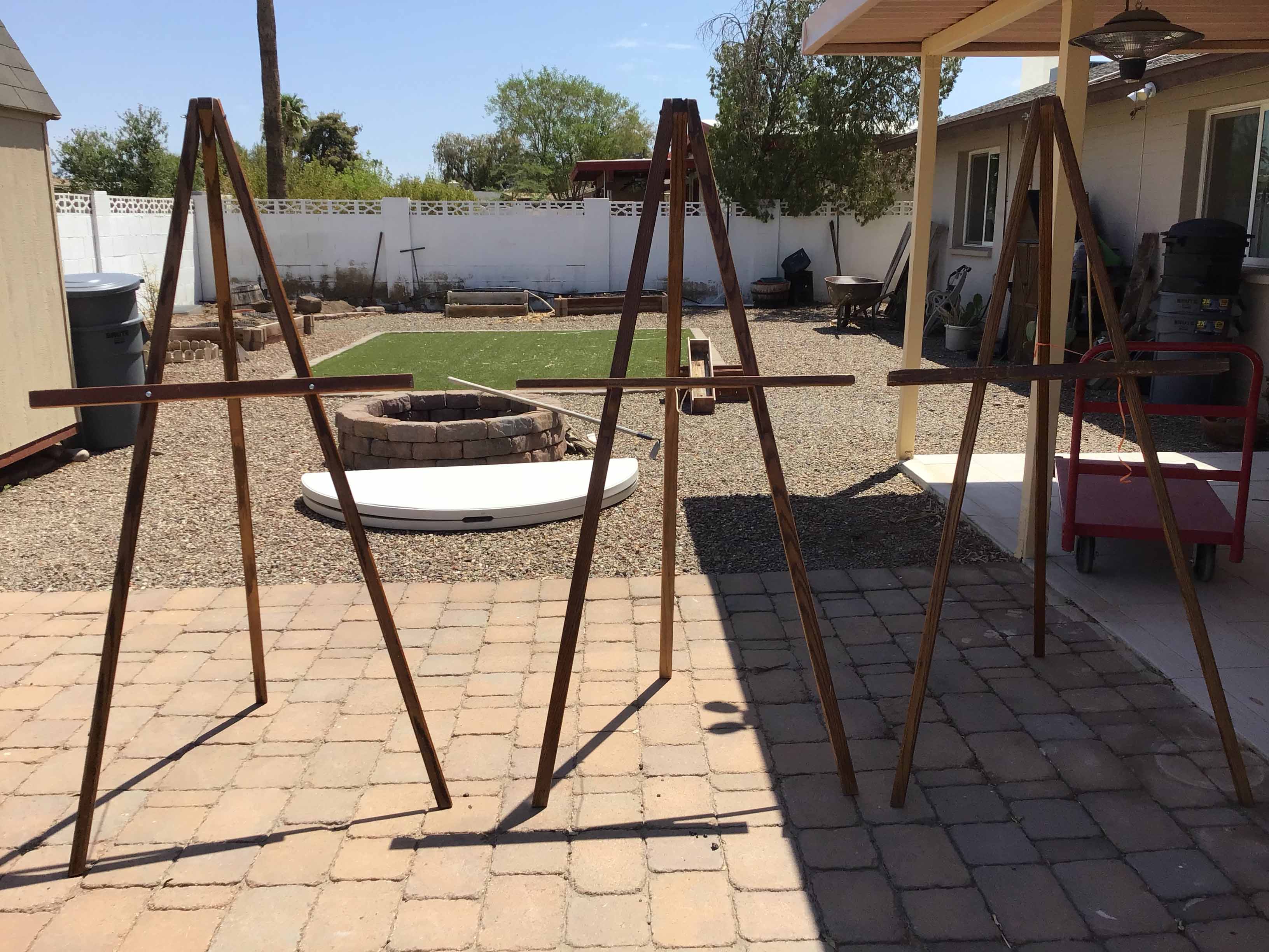 easel (wood) - 70