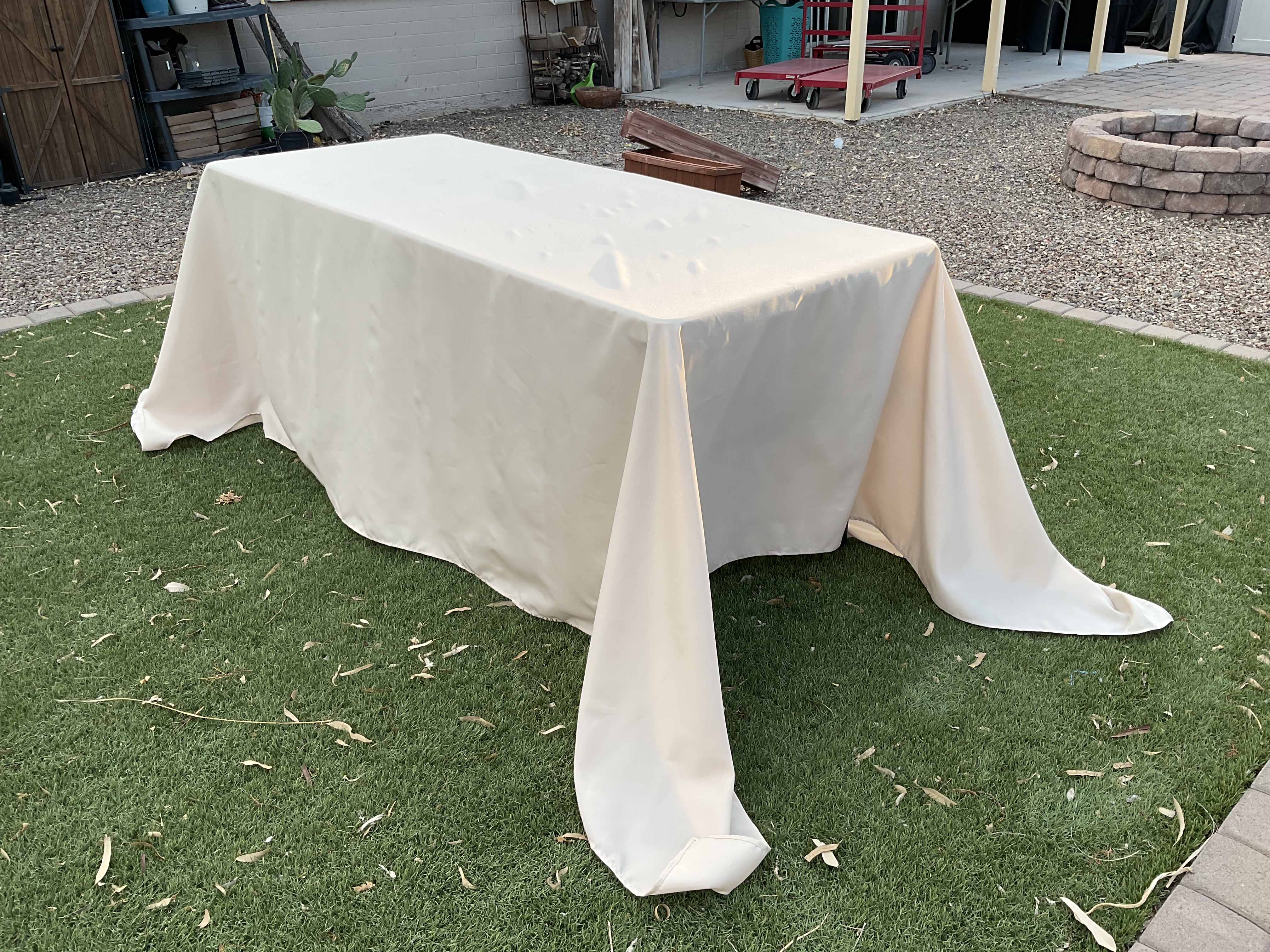 rectangle tablecloths (beige) - 90 x 132