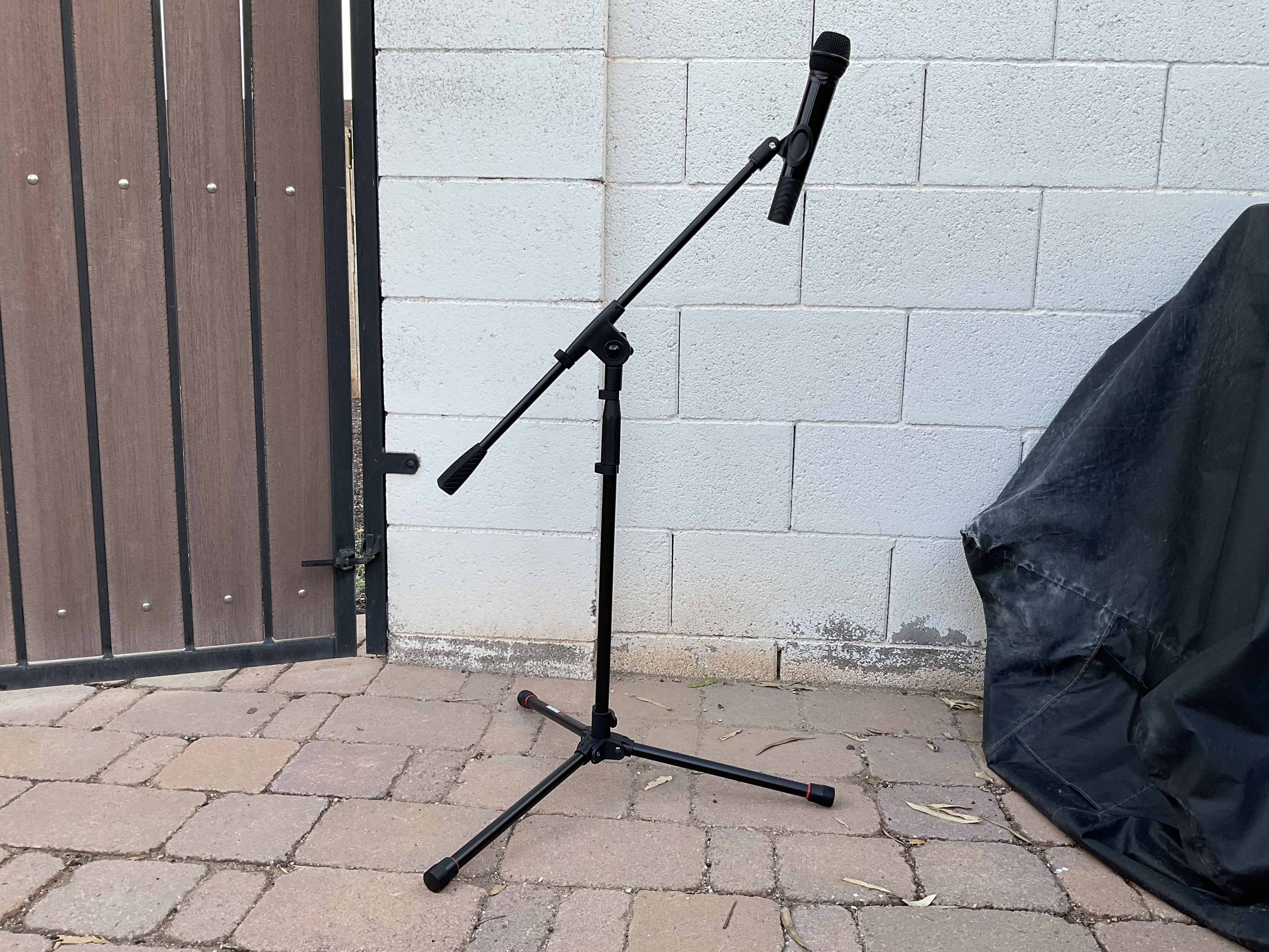 tripod microphone stand